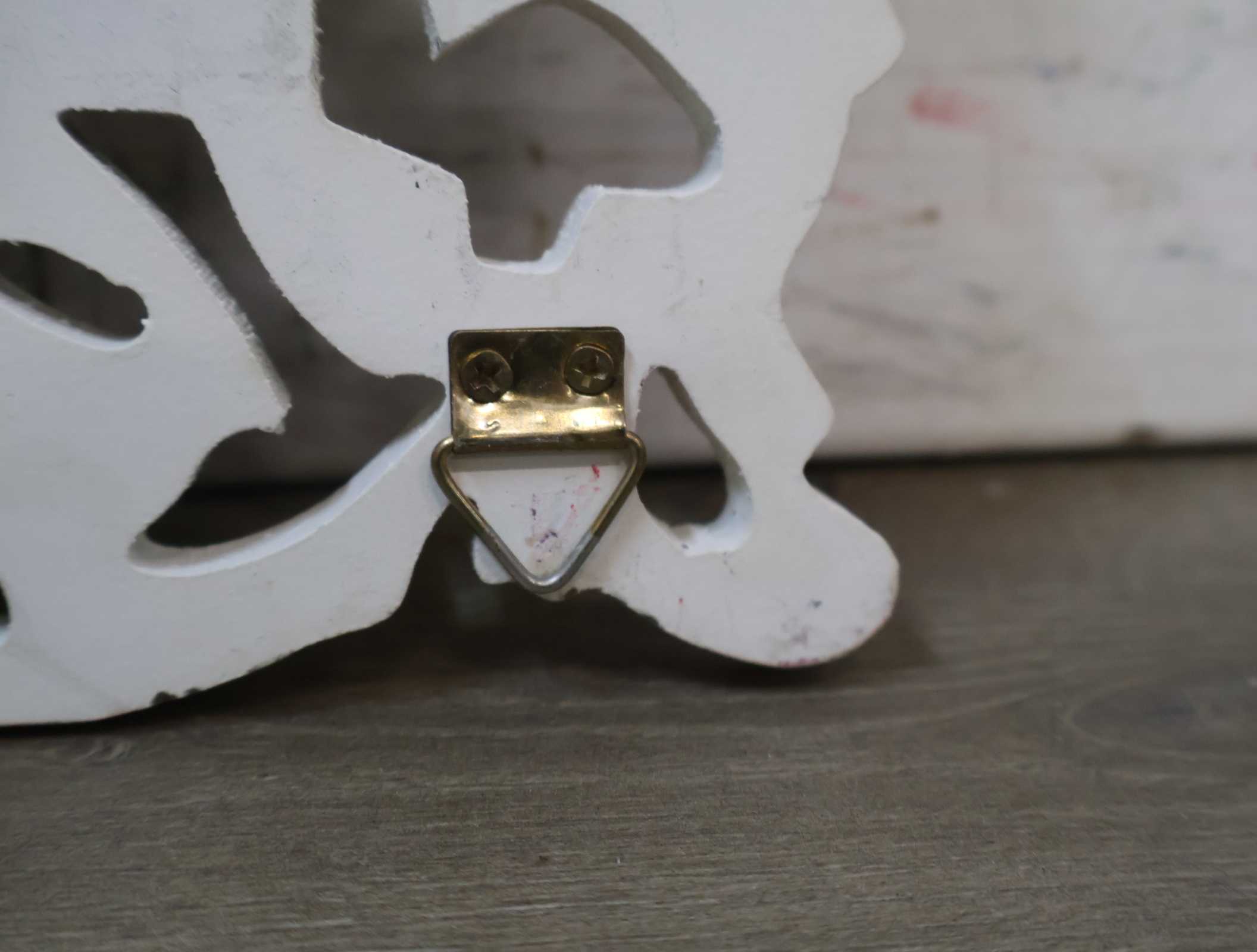 Witte houten spiegel met brocante lijst – foto 14 – kavel bij GSD Auctions, Zoeterwoude