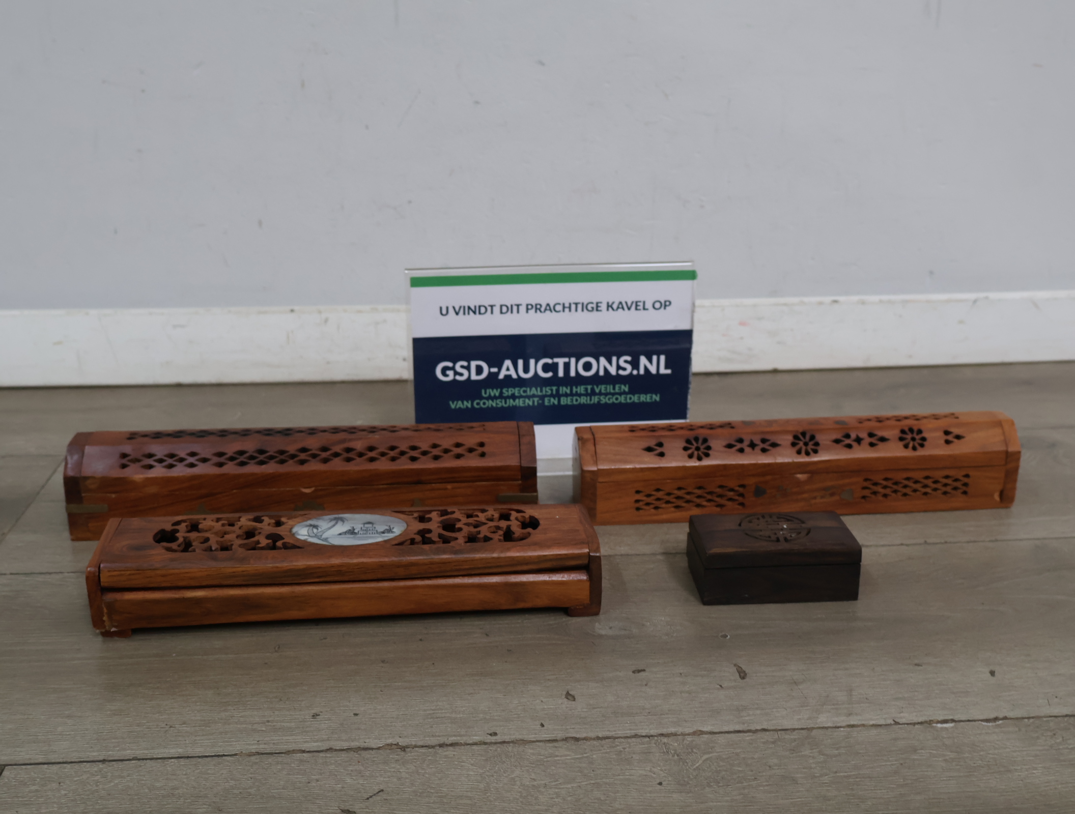 Set van 4 geurkaarsendoosjes – kavel bij GSD Auctions, Zoeterwoude