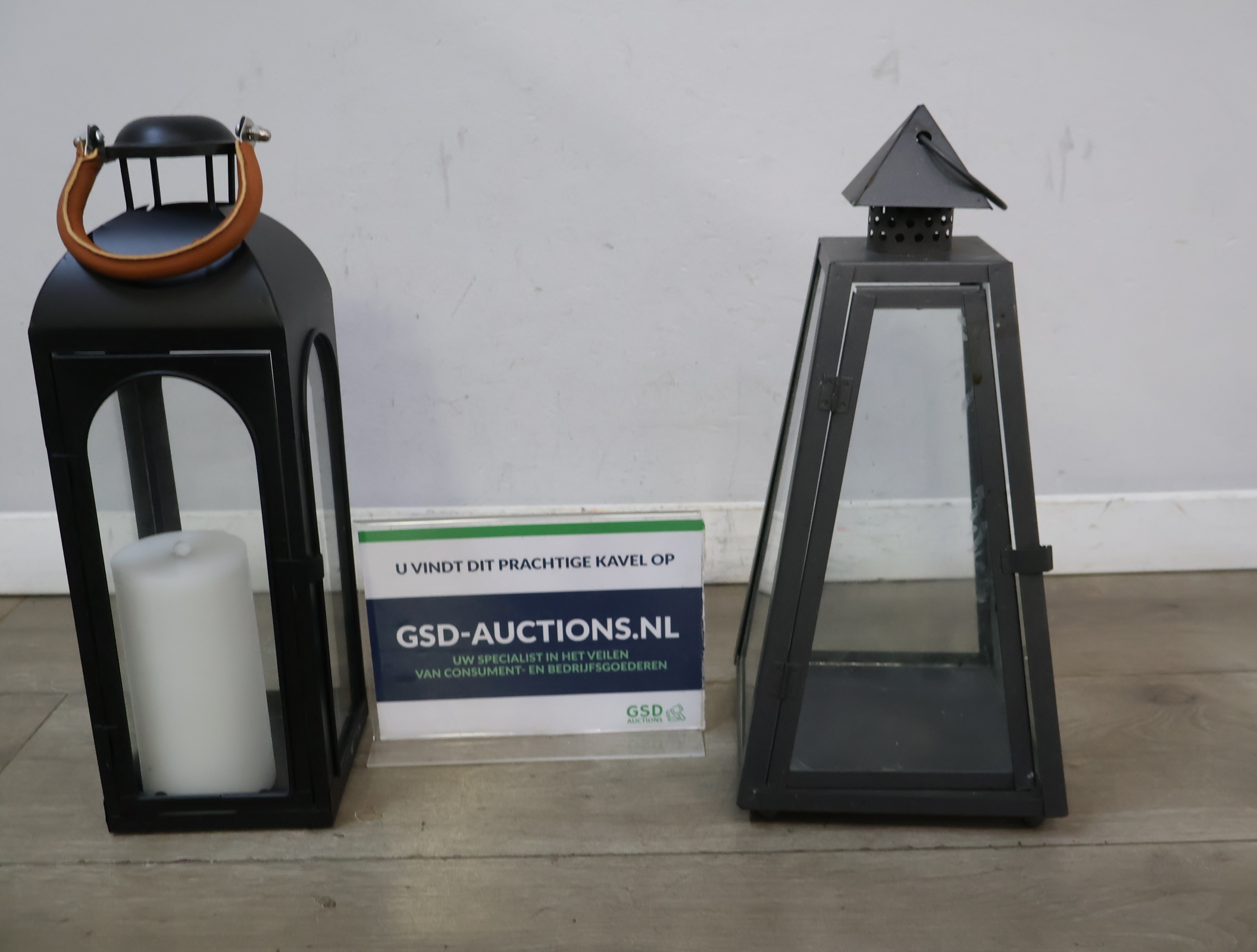 Set van twee windlichten – kavel bij GSD Auctions, Zoeterwoude
