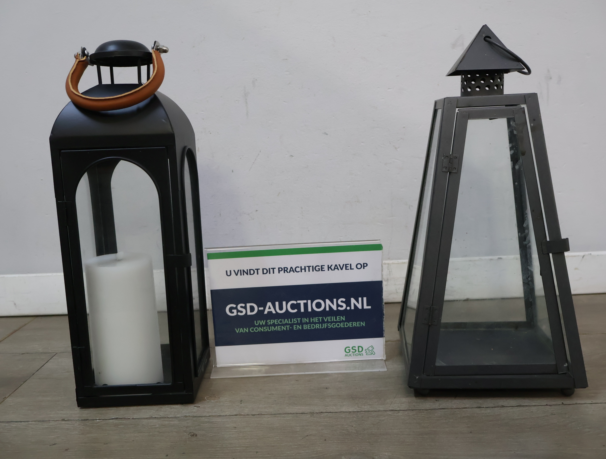 Set van twee windlichten – foto 2 – kavel bij GSD Auctions, Zoeterwoude
