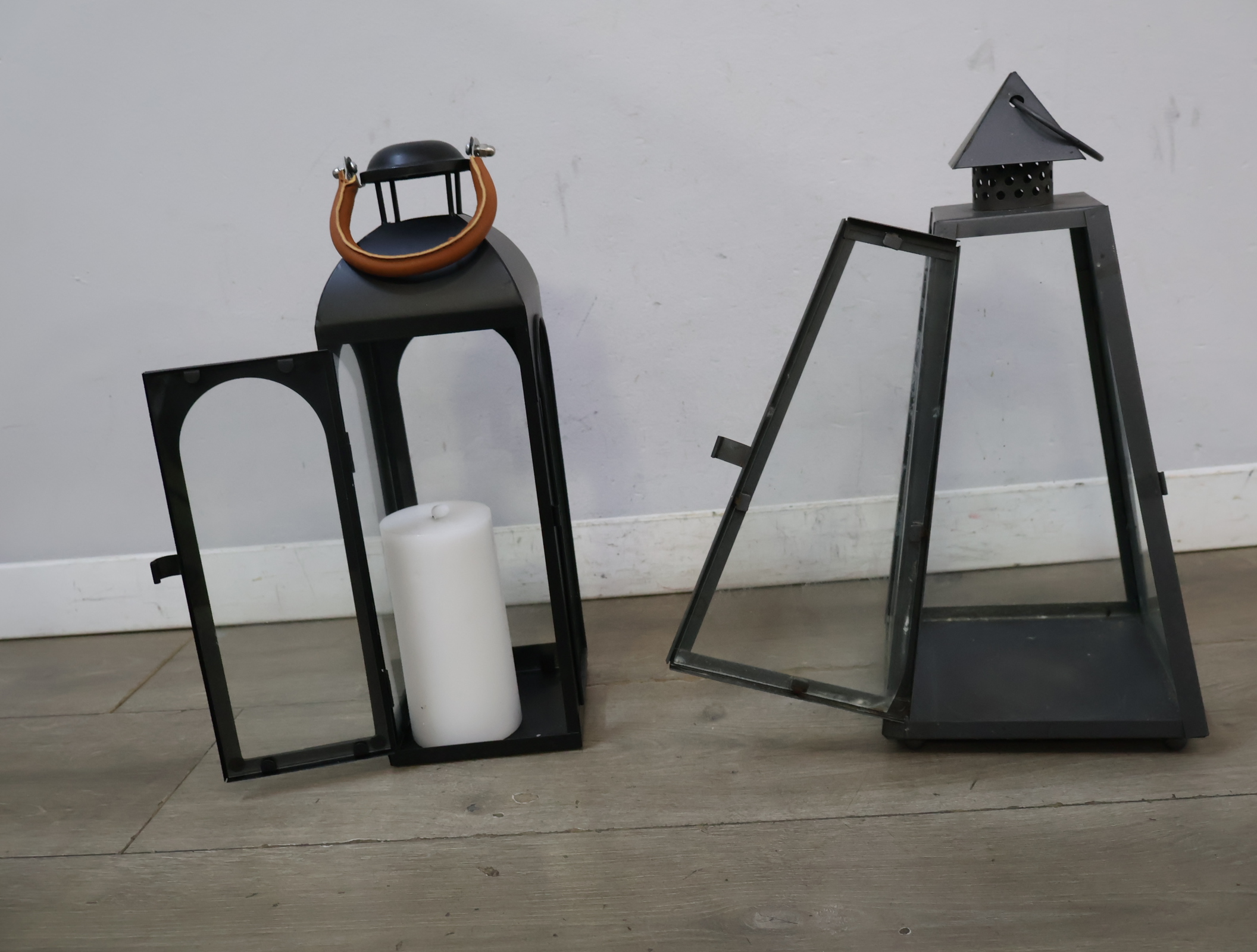 Set van twee windlichten – foto 6 – kavel bij GSD Auctions, Zoeterwoude