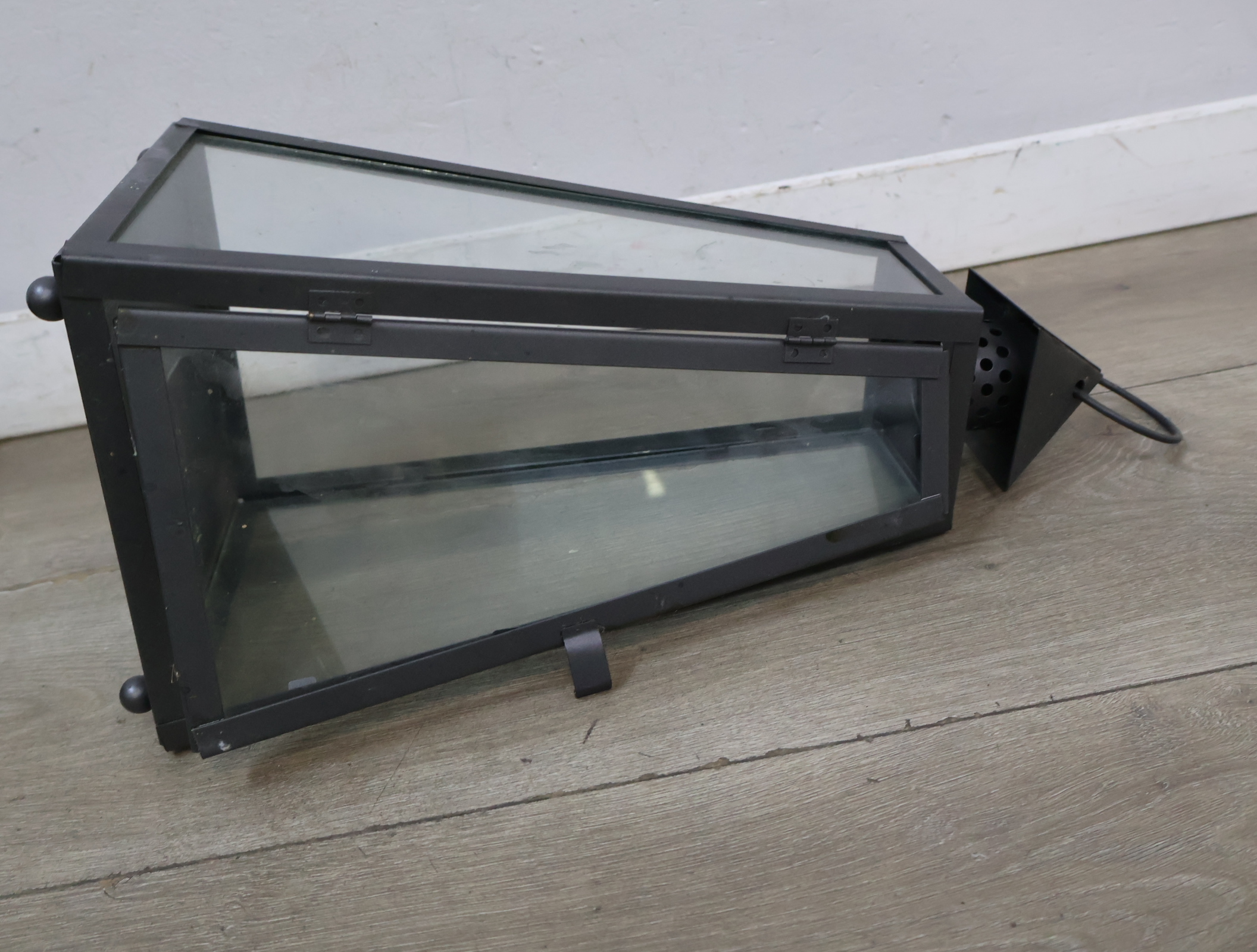Set van twee windlichten – foto 15 – kavel bij GSD Auctions, Zoeterwoude