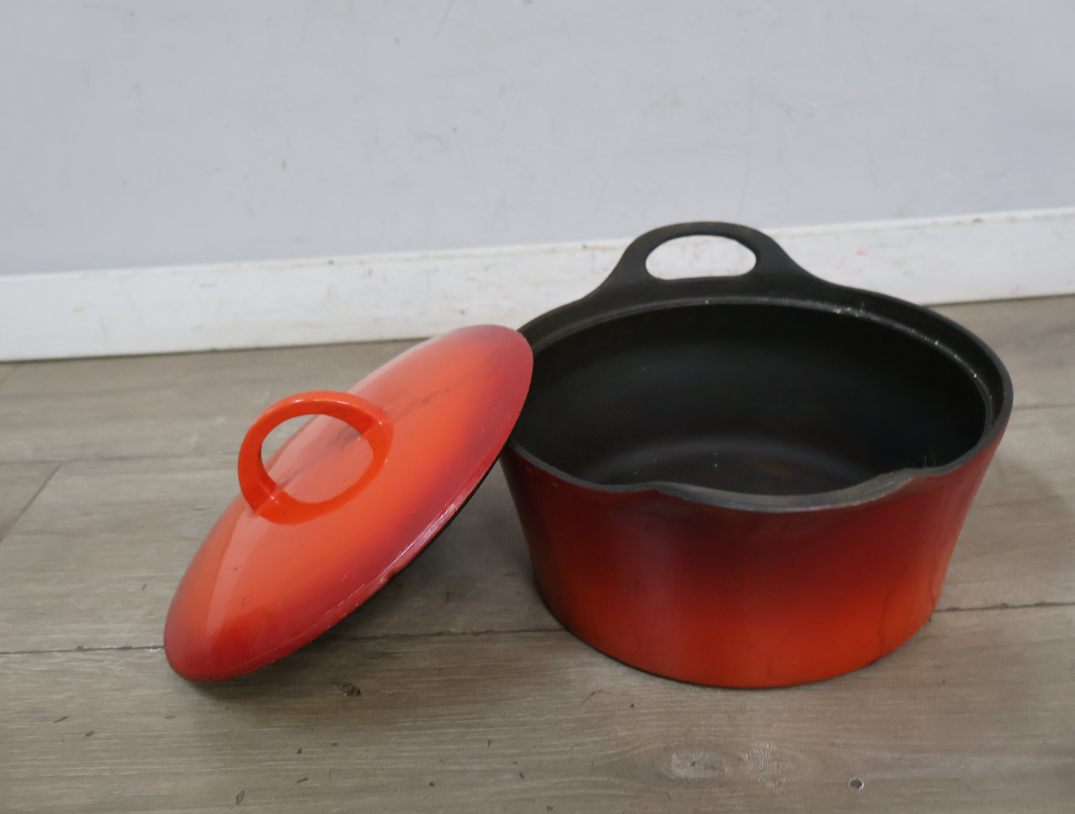 Gietijzeren braadpan met deksel – foto 8 – kavel bij GSD Auctions, Zoeterwoude