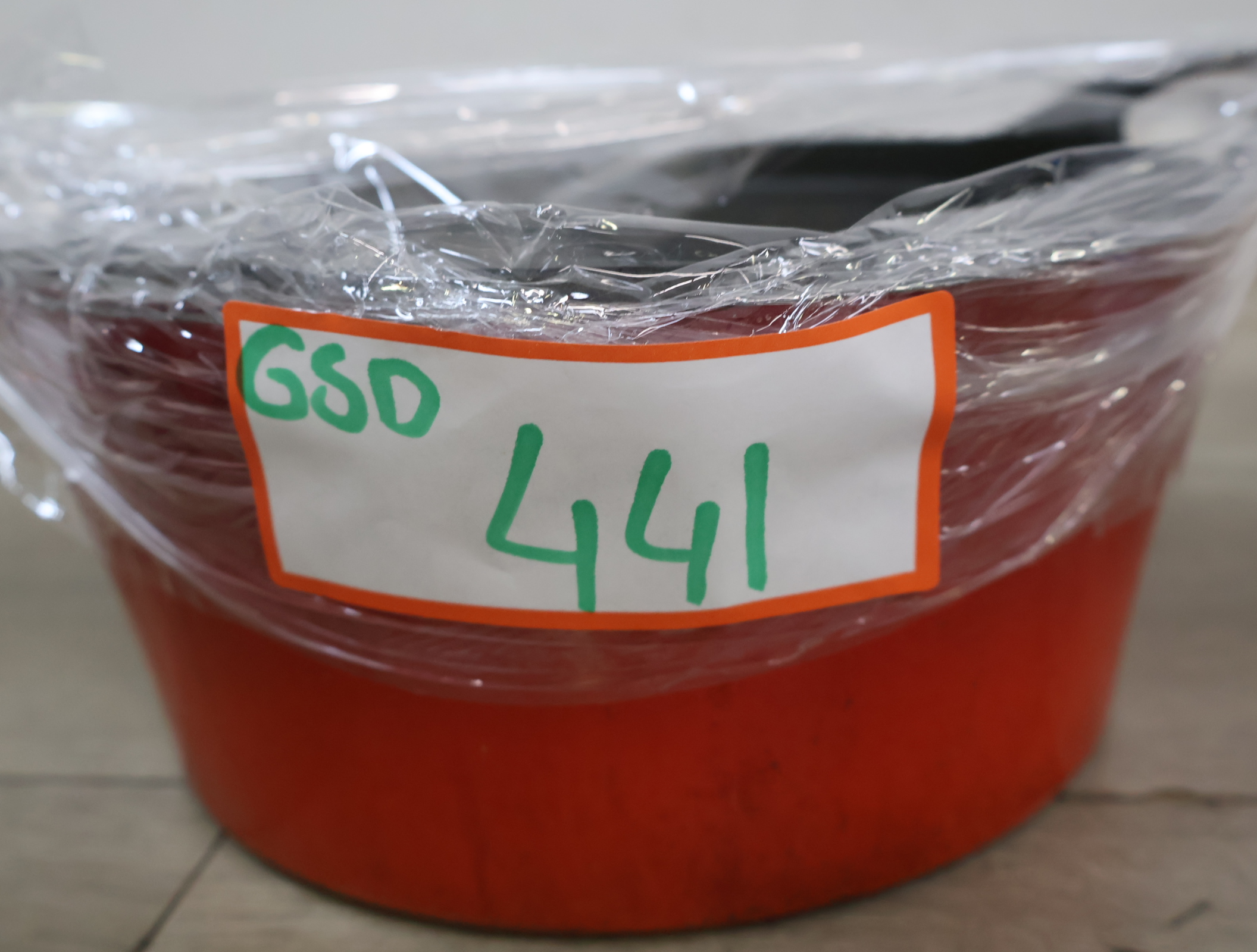 Gietijzeren braadpan met deksel – foto 17 – kavel bij GSD Auctions, Zoeterwoude