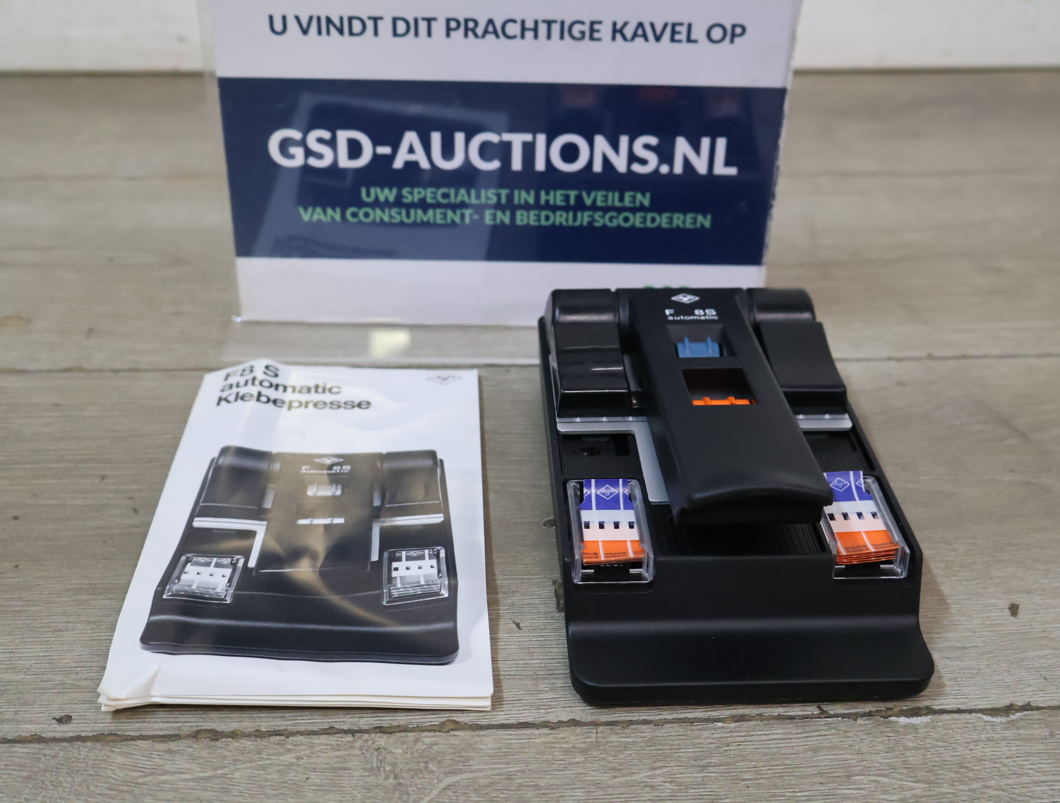 F8 S automatic Klebepresse lijmpers – foto 2 – kavel bij GSD Auctions, Zoeterwoude