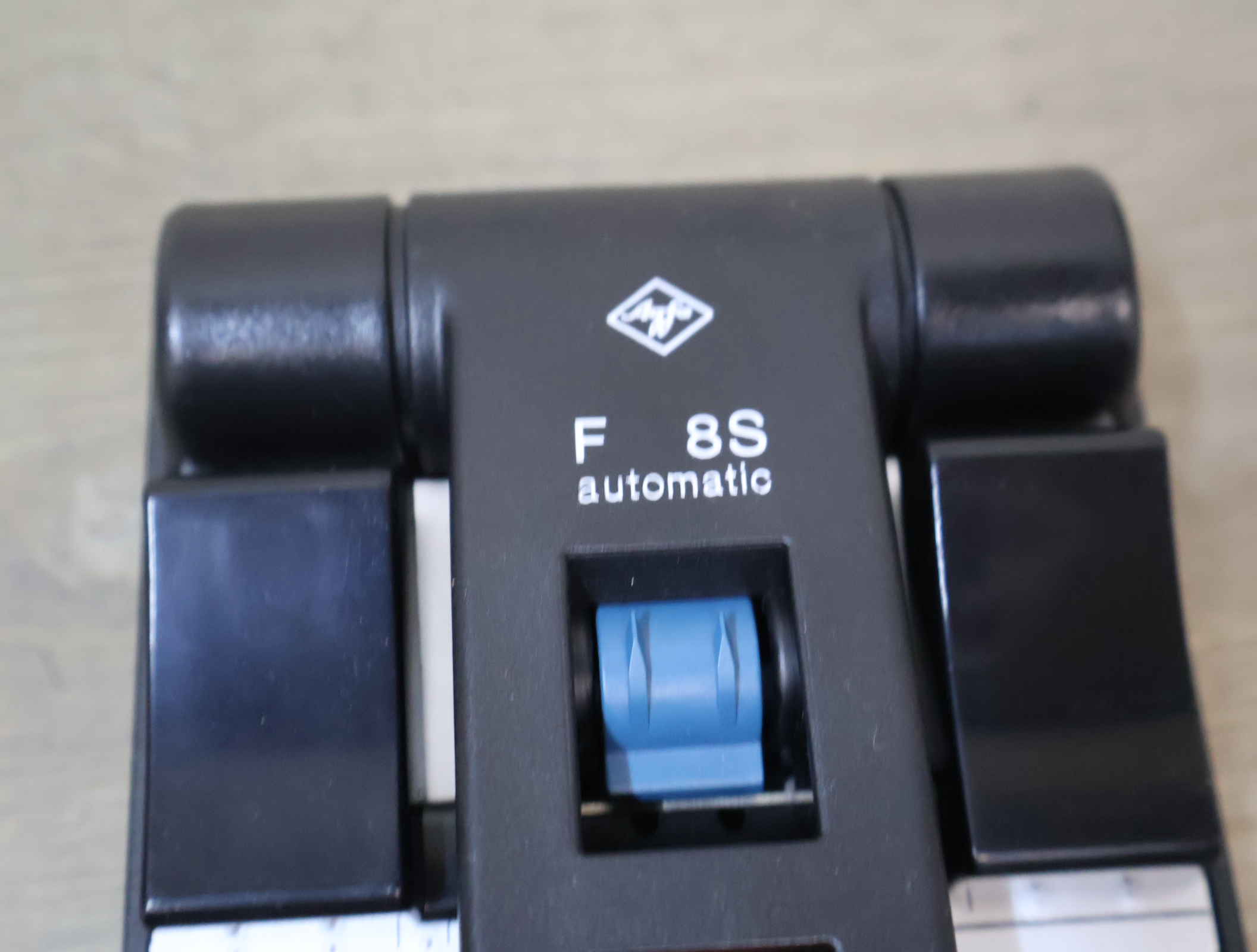 F8 S automatic Klebepresse lijmpers – foto 8 – kavel bij GSD Auctions, Zoeterwoude