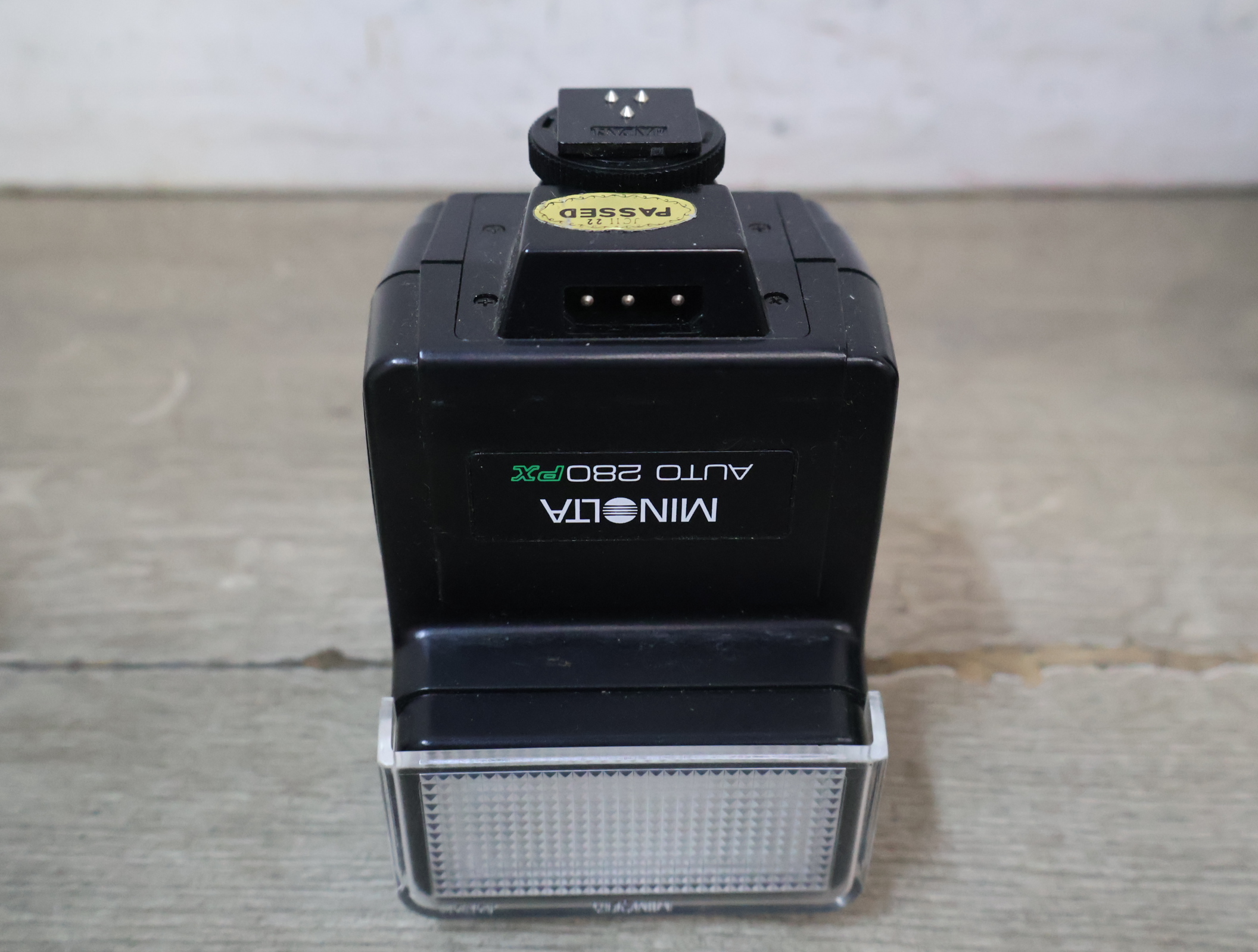 Minolta camera flitser, diffusor en verrekijker in etui – foto 7 – kavel bij GSD Auctions, Zoeterwoude