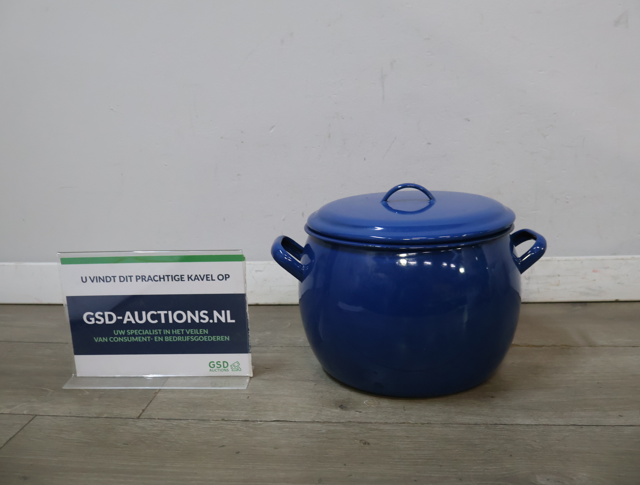 Blauwe geëmailleerde braadpan – kavel bij GSD Auctions, Zoeterwoude