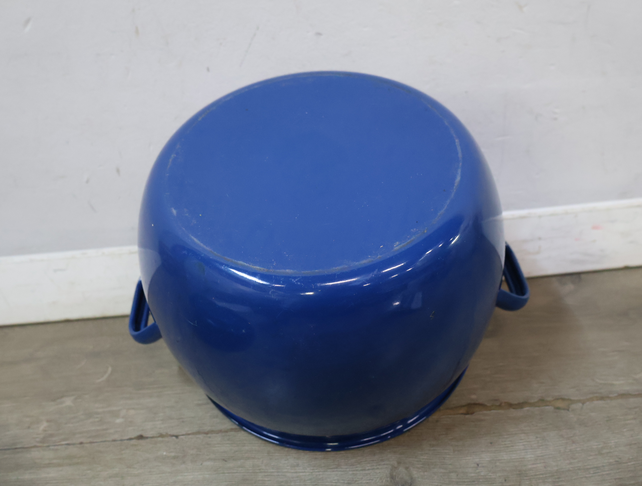 Blauwe geëmailleerde braadpan – foto 12 – kavel bij GSD Auctions, Zoeterwoude