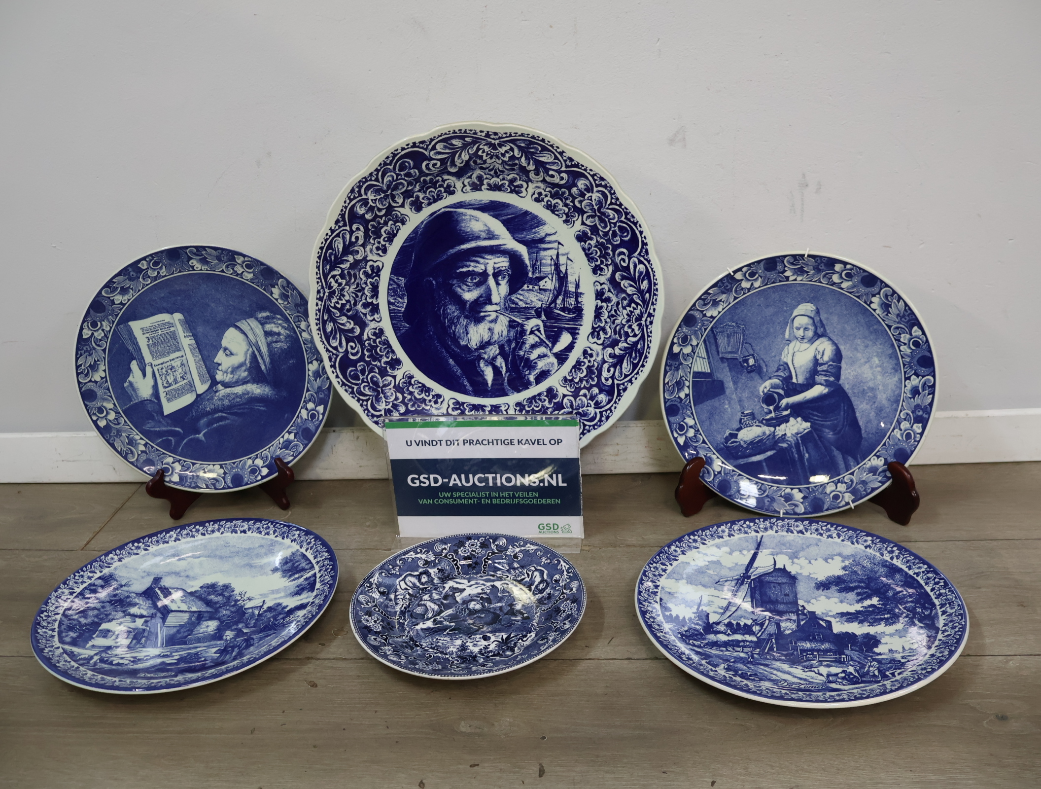 Blauw-wit aardewerk bordenset – foto 2 – kavel bij GSD Auctions, Zoeterwoude