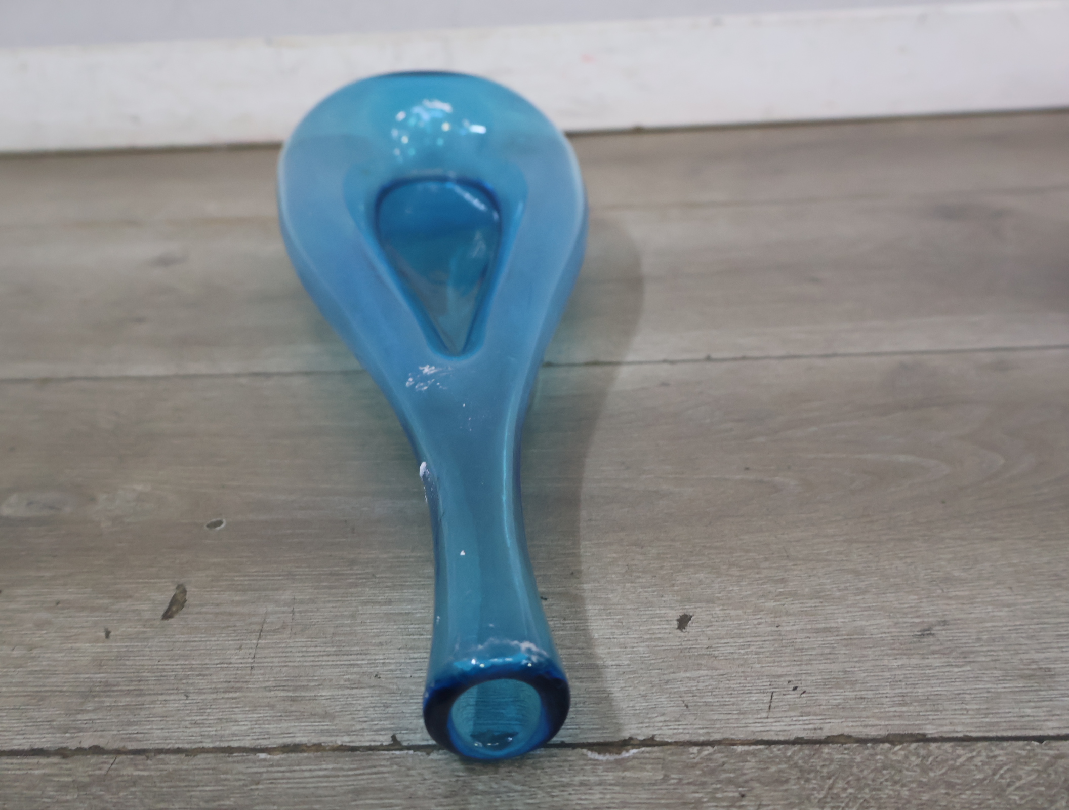 Set van drie blauwe glazen vazen – foto 7 – kavel bij GSD Auctions, Zoeterwoude