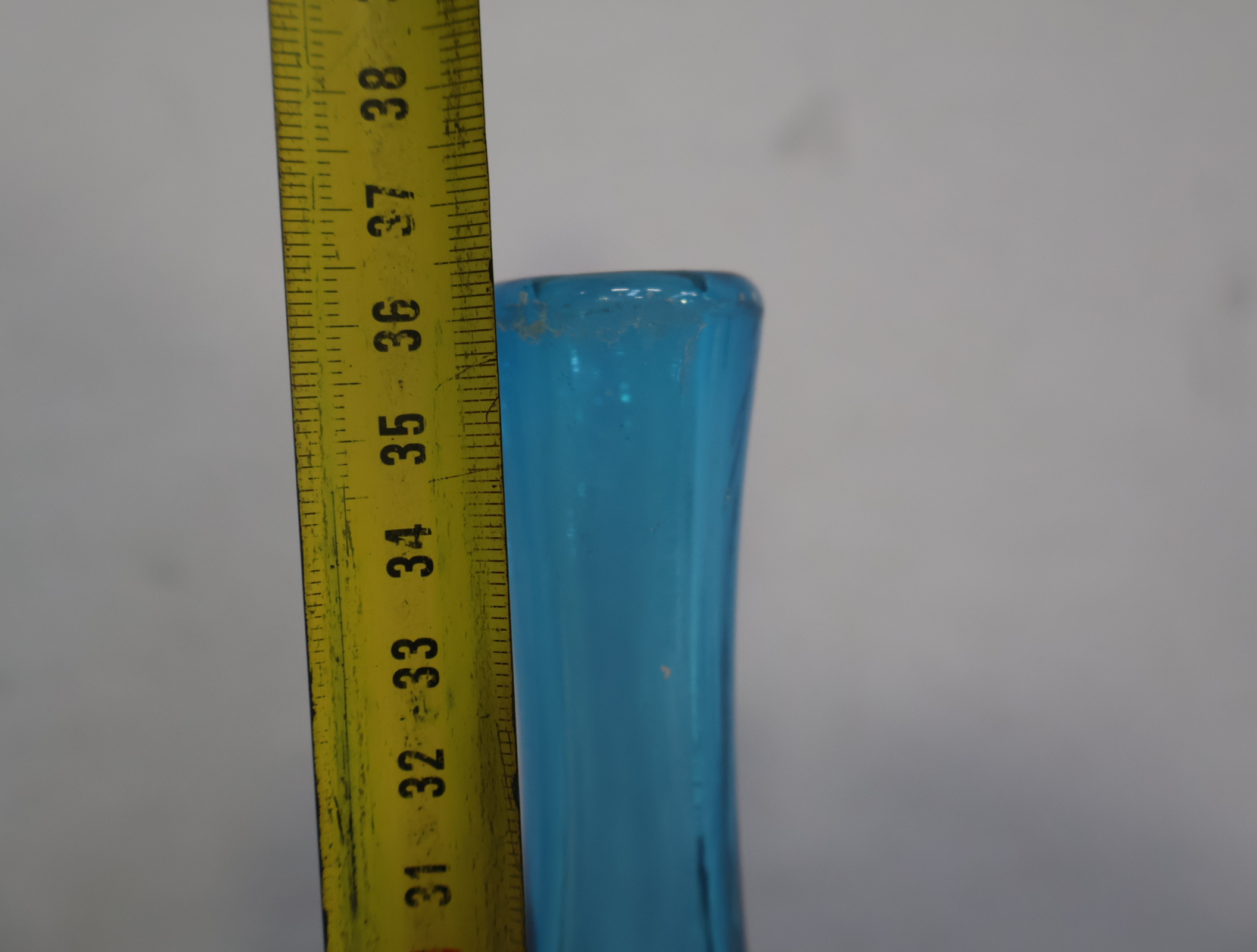 Set van drie blauwe glazen vazen – foto 15 – kavel bij GSD Auctions, Zoeterwoude