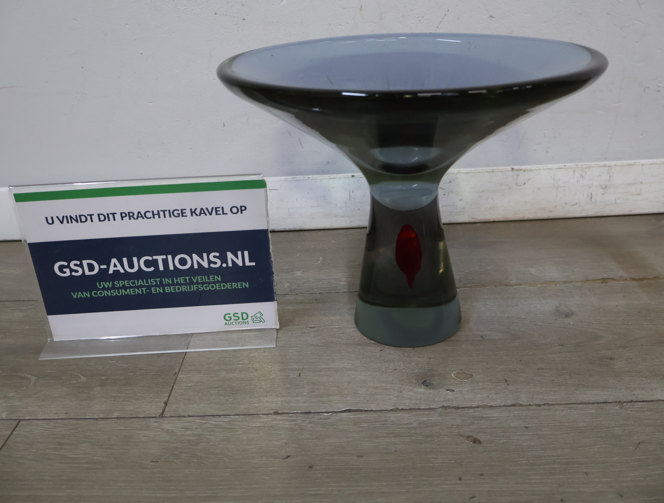 Glazen designer schaal – kavel bij GSD Auctions, Zoeterwoude