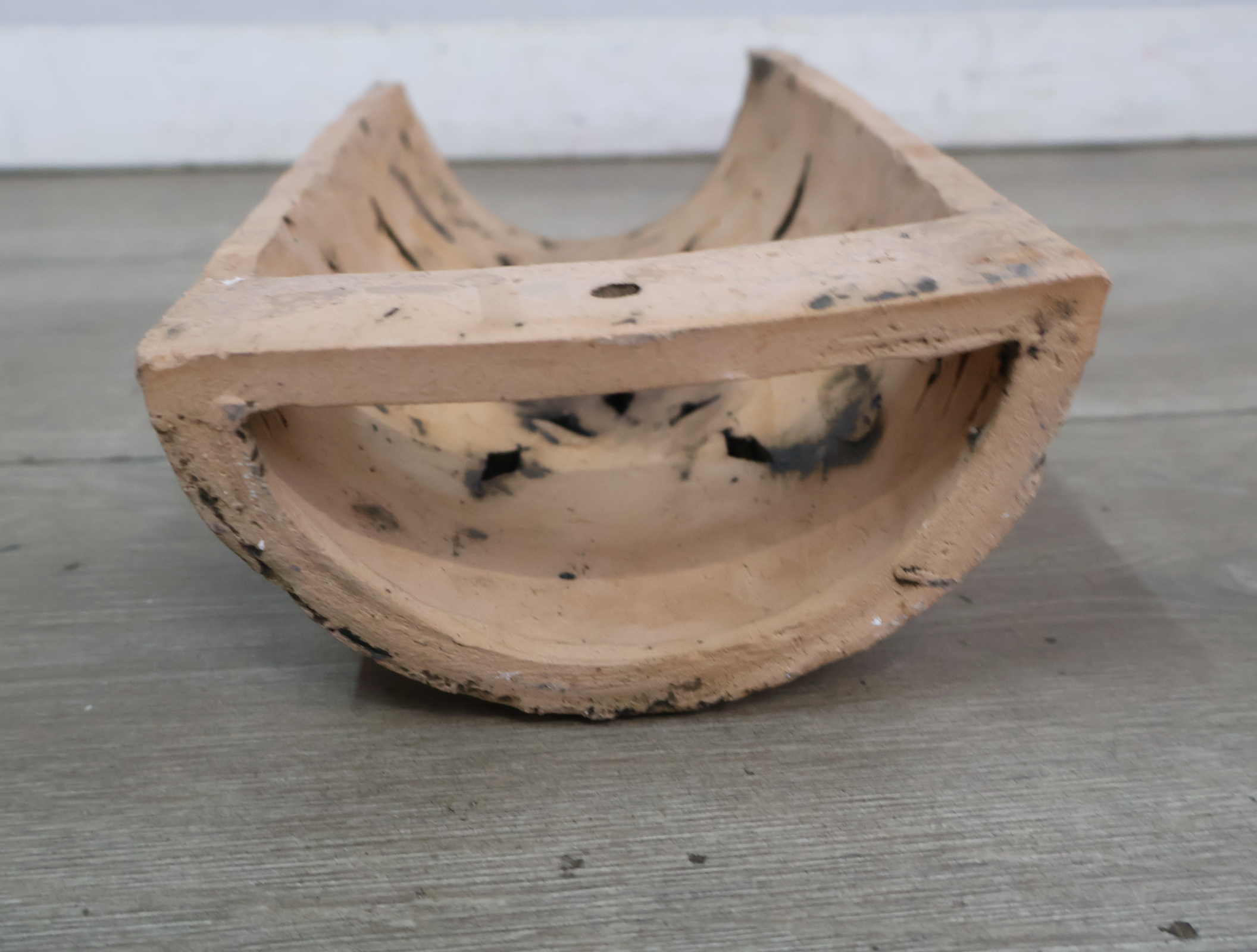 Vintage keramische wandversiering met bloemenmotief – foto 13 – kavel bij GSD Auctions, Zoeterwoude