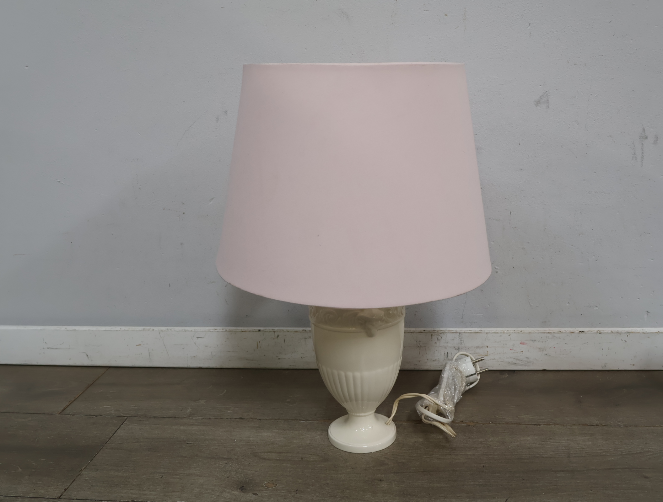 Wedgwood Tafellamp – foto 3 – kavel bij GSD Auctions, Zoeterwoude