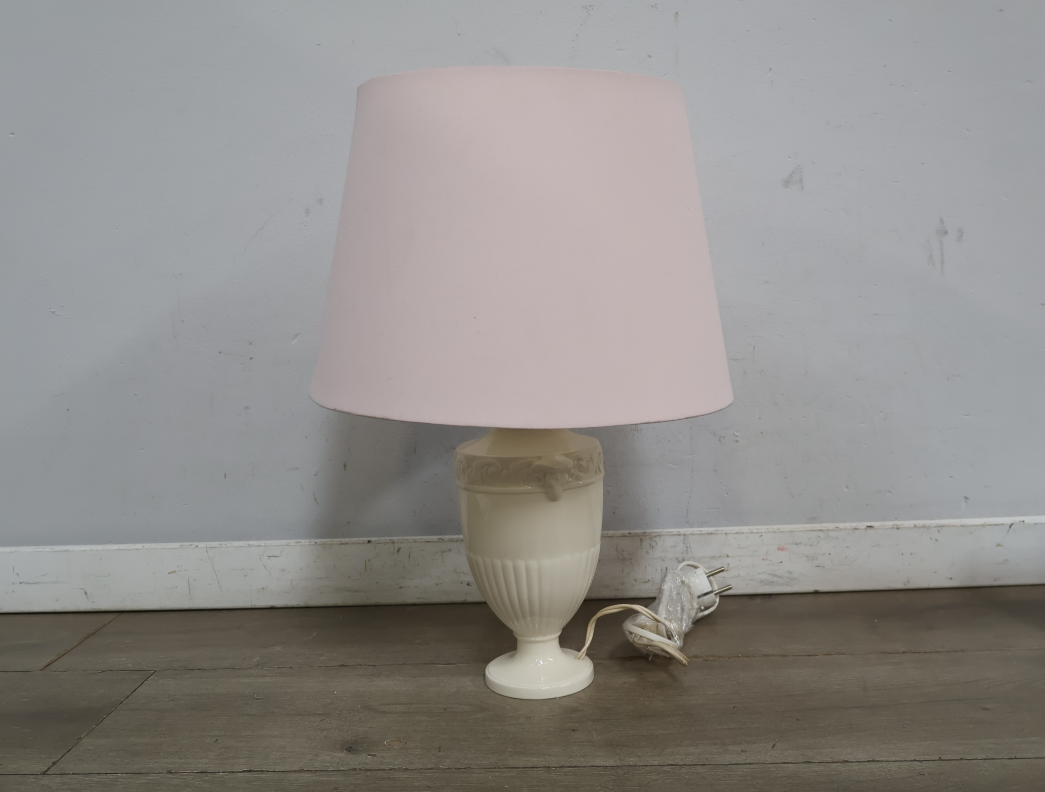 Wedgwood Tafellamp – foto 4 – kavel bij GSD Auctions, Zoeterwoude