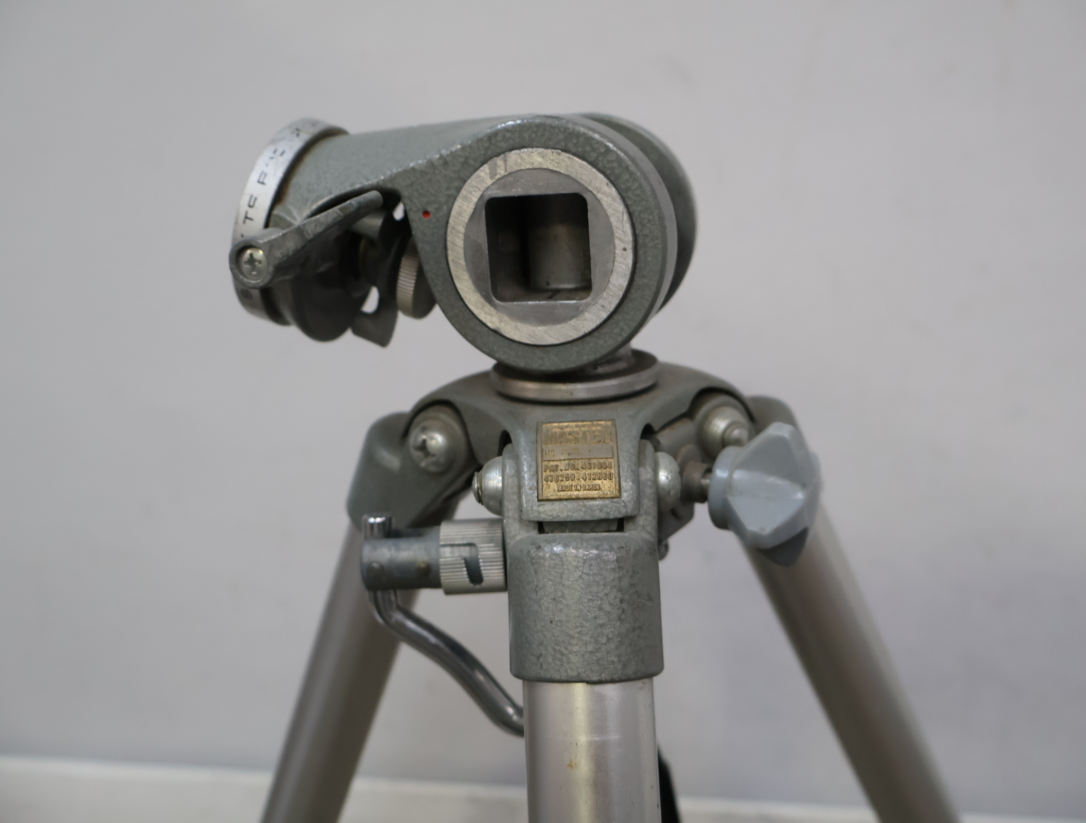Aluminium camerastatief – foto 6 – kavel bij GSD Auctions, Zoeterwoude