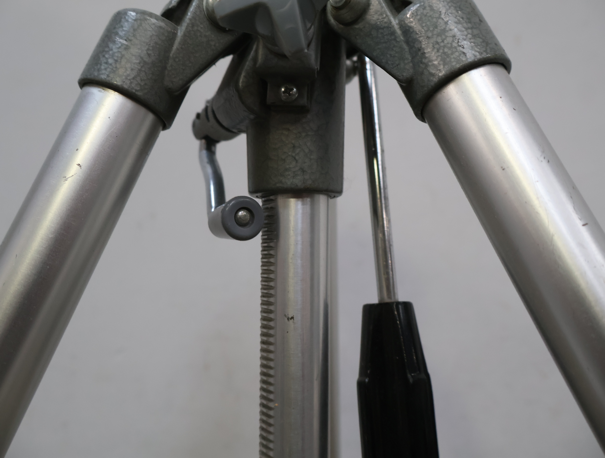 Aluminium camerastatief – foto 8 – kavel bij GSD Auctions, Zoeterwoude