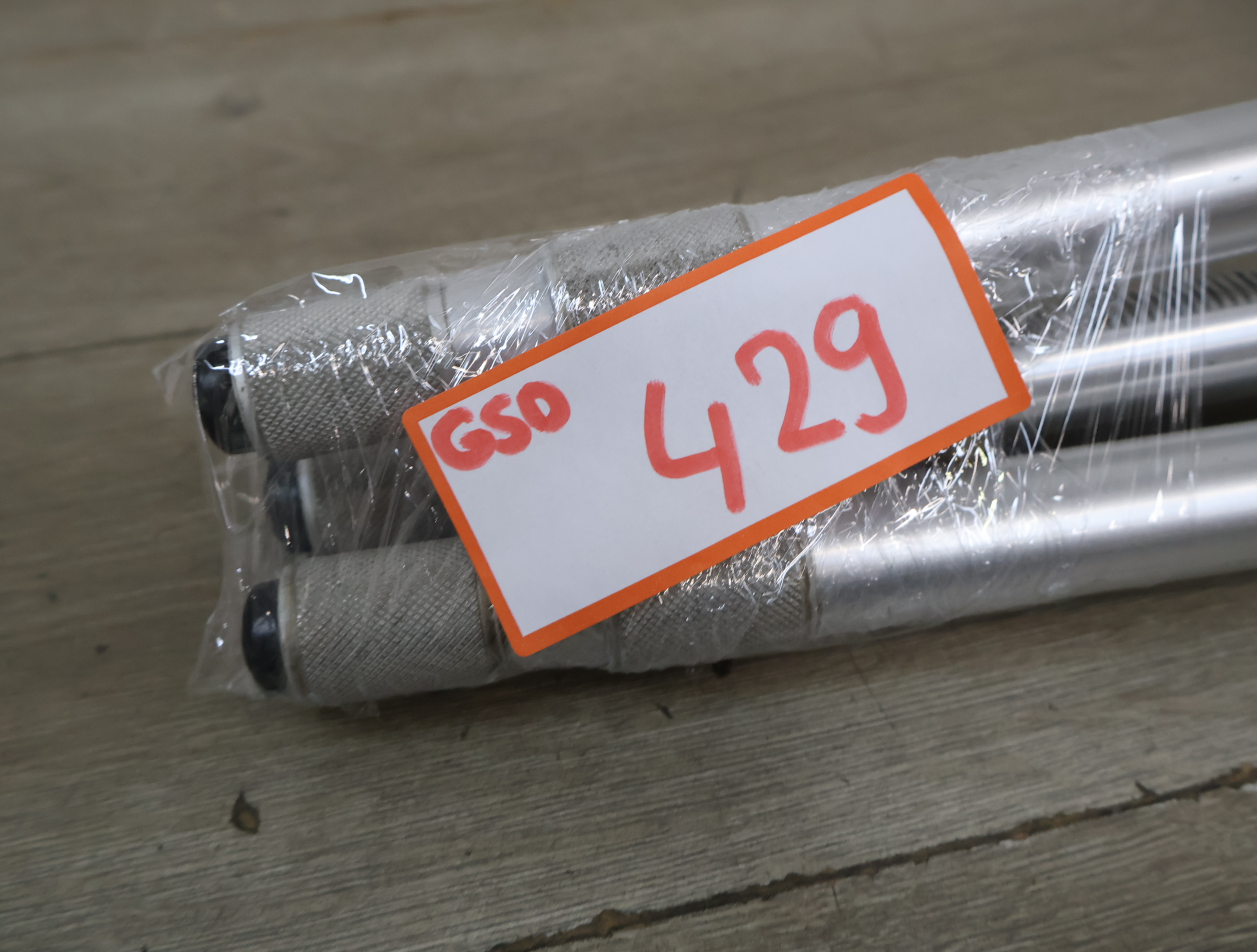 Aluminium camerastatief – foto 18 – kavel bij GSD Auctions, Zoeterwoude