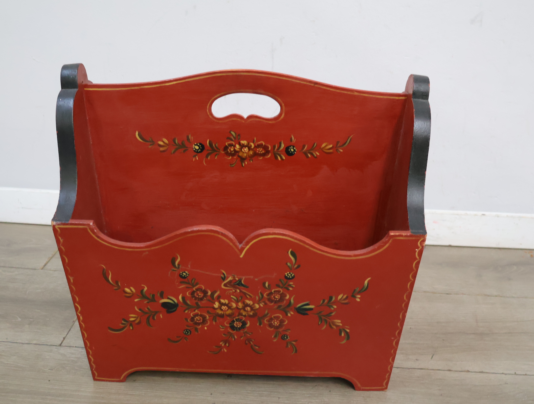 Houten tijdschrifthouder - Hindelooper – foto 6 – kavel bij GSD Auctions, Zoeterwoude
