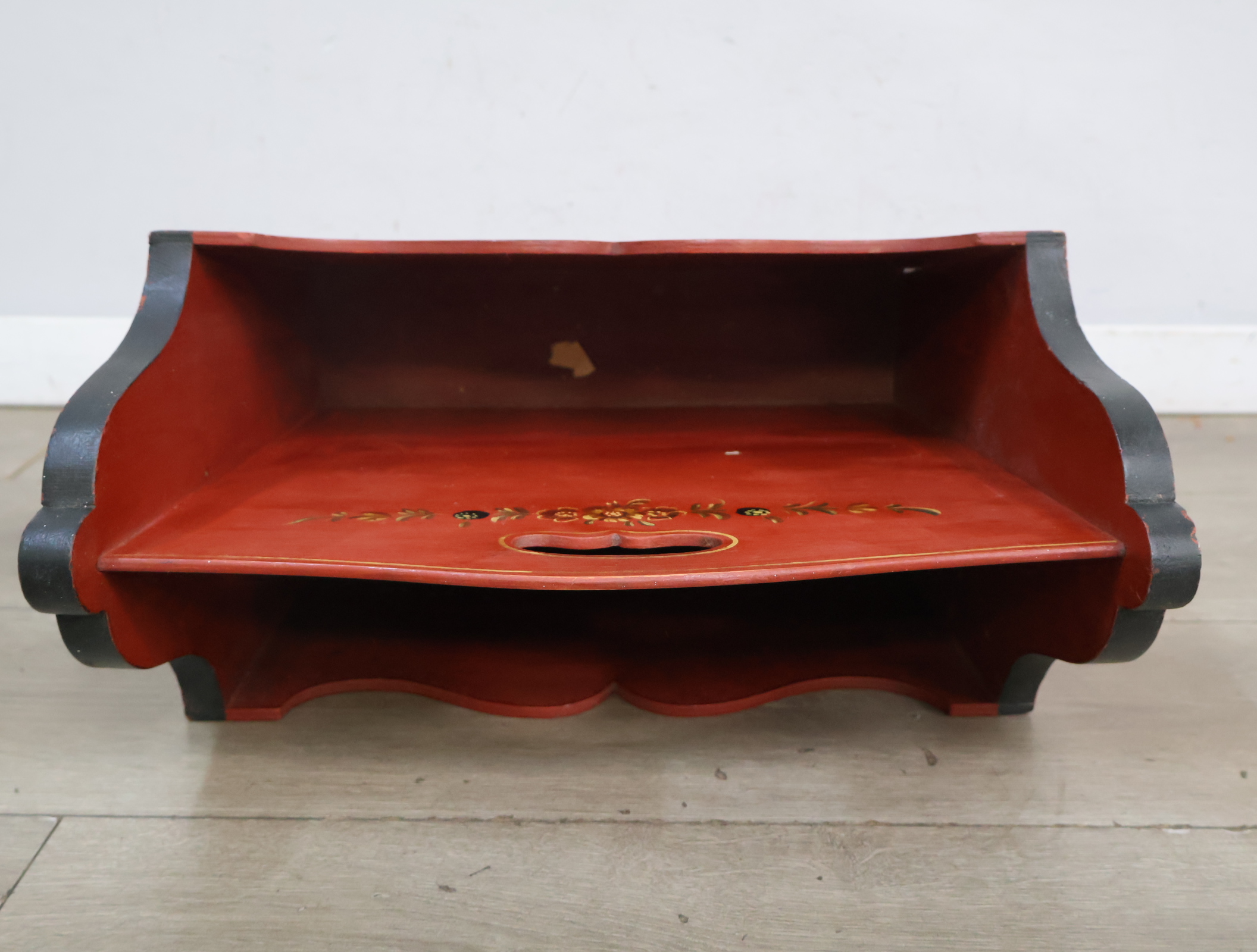 Houten tijdschrifthouder - Hindelooper – foto 9 – kavel bij GSD Auctions, Zoeterwoude