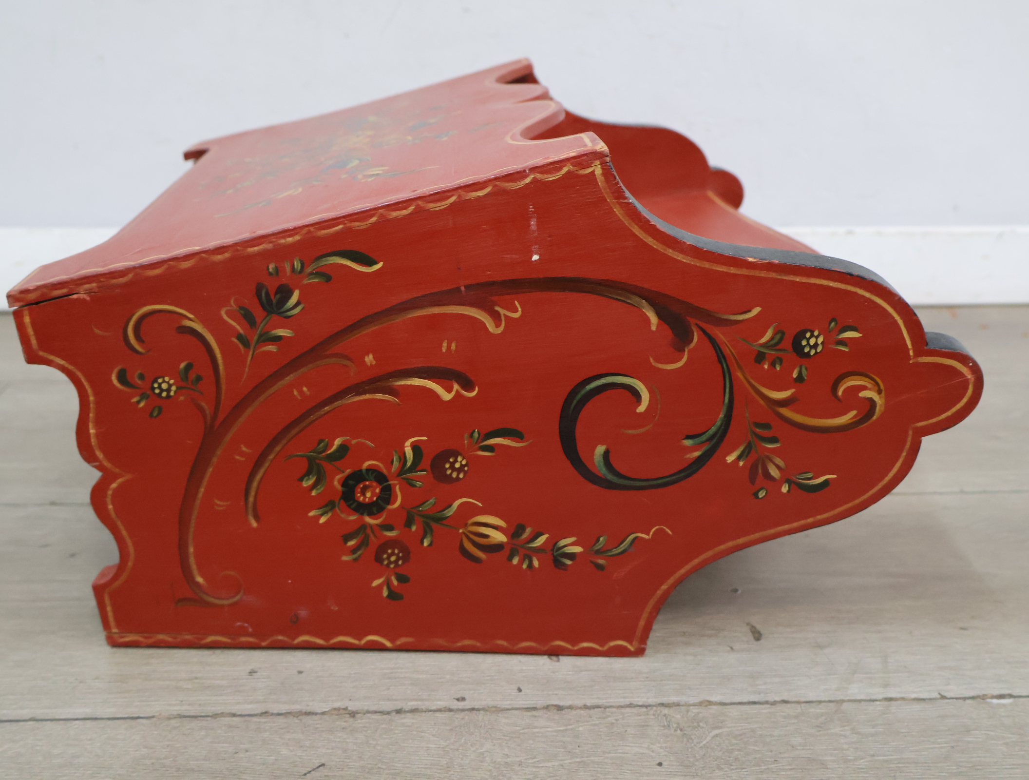 Houten tijdschrifthouder - Hindelooper – foto 11 – kavel bij GSD Auctions, Zoeterwoude
