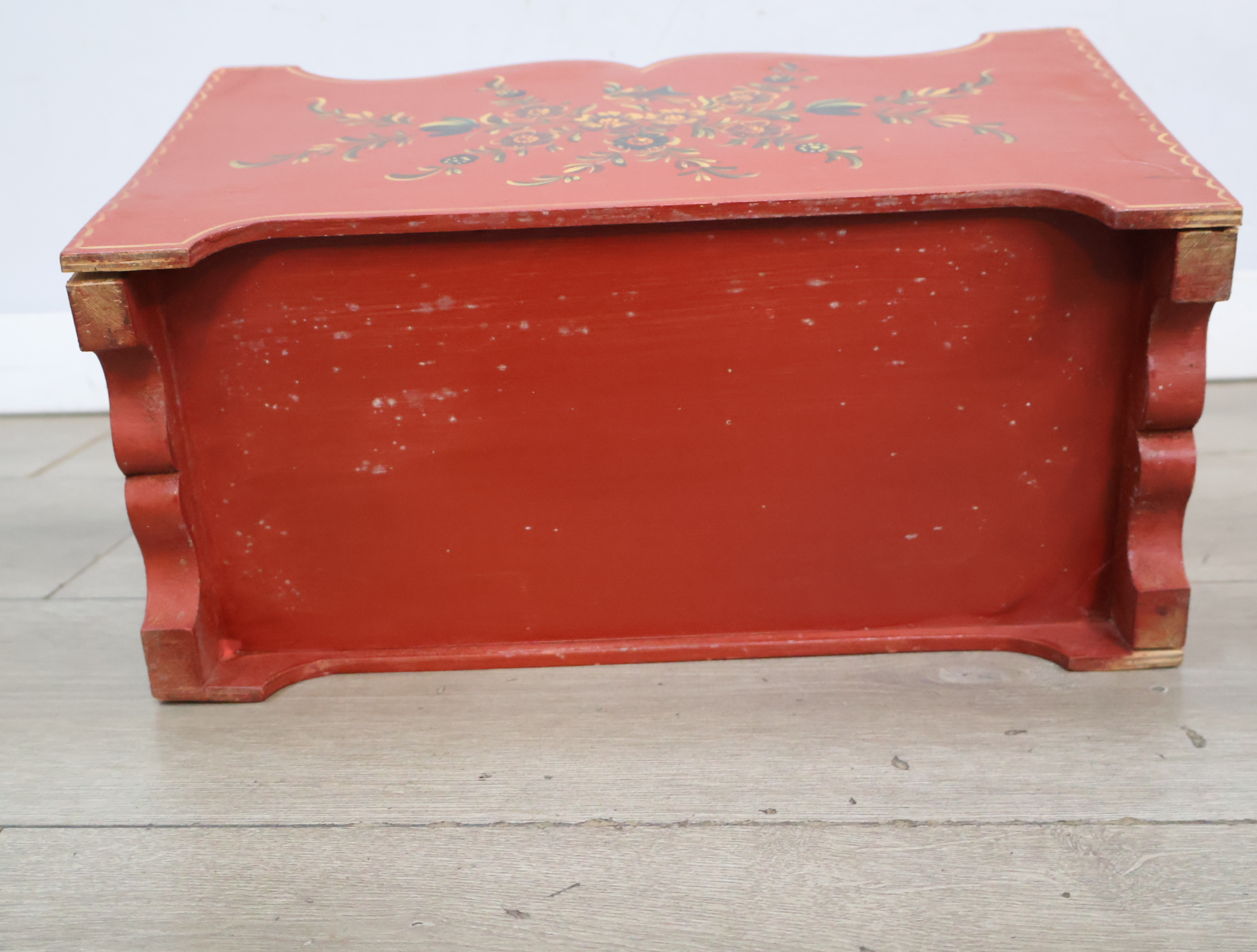 Houten tijdschrifthouder - Hindelooper – foto 13 – kavel bij GSD Auctions, Zoeterwoude