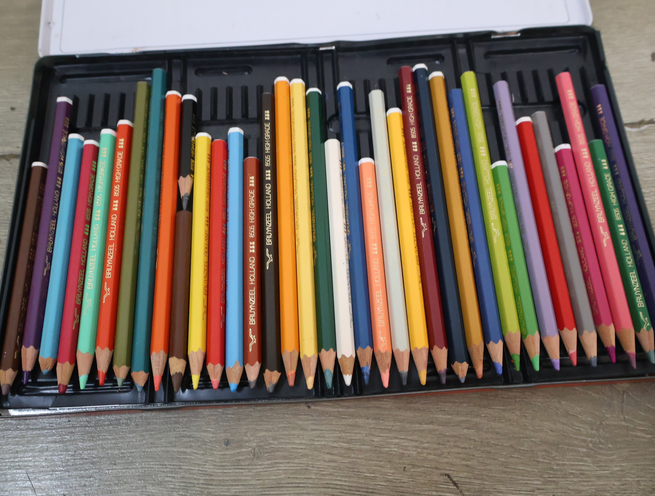 Set van verscheidene teken-en schildermaterialen – foto 8 – kavel bij GSD Auctions, Zoeterwoude