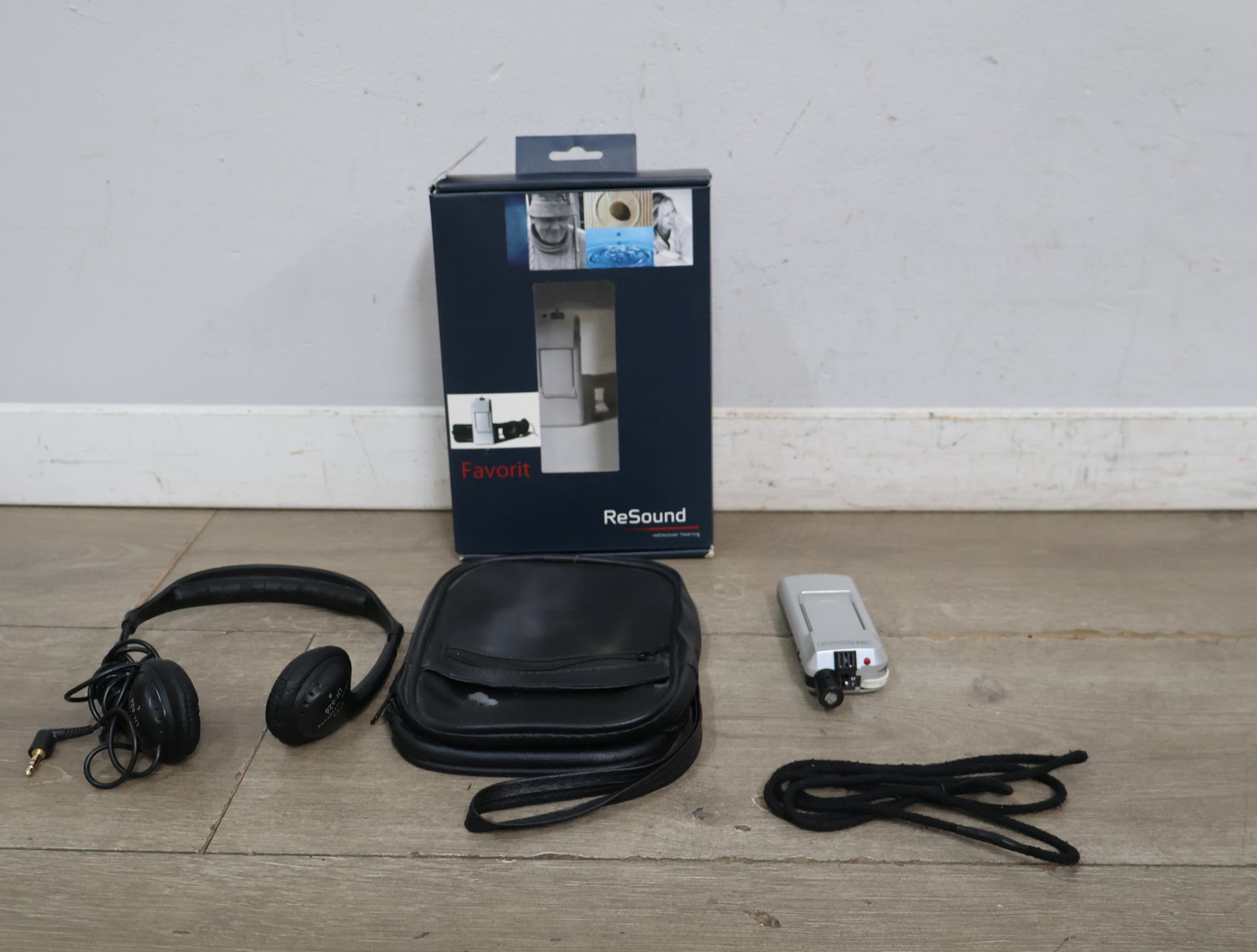ReSound Favorit gehoorapparaat met accessoires – foto 3 – kavel bij GSD Auctions, Zoeterwoude