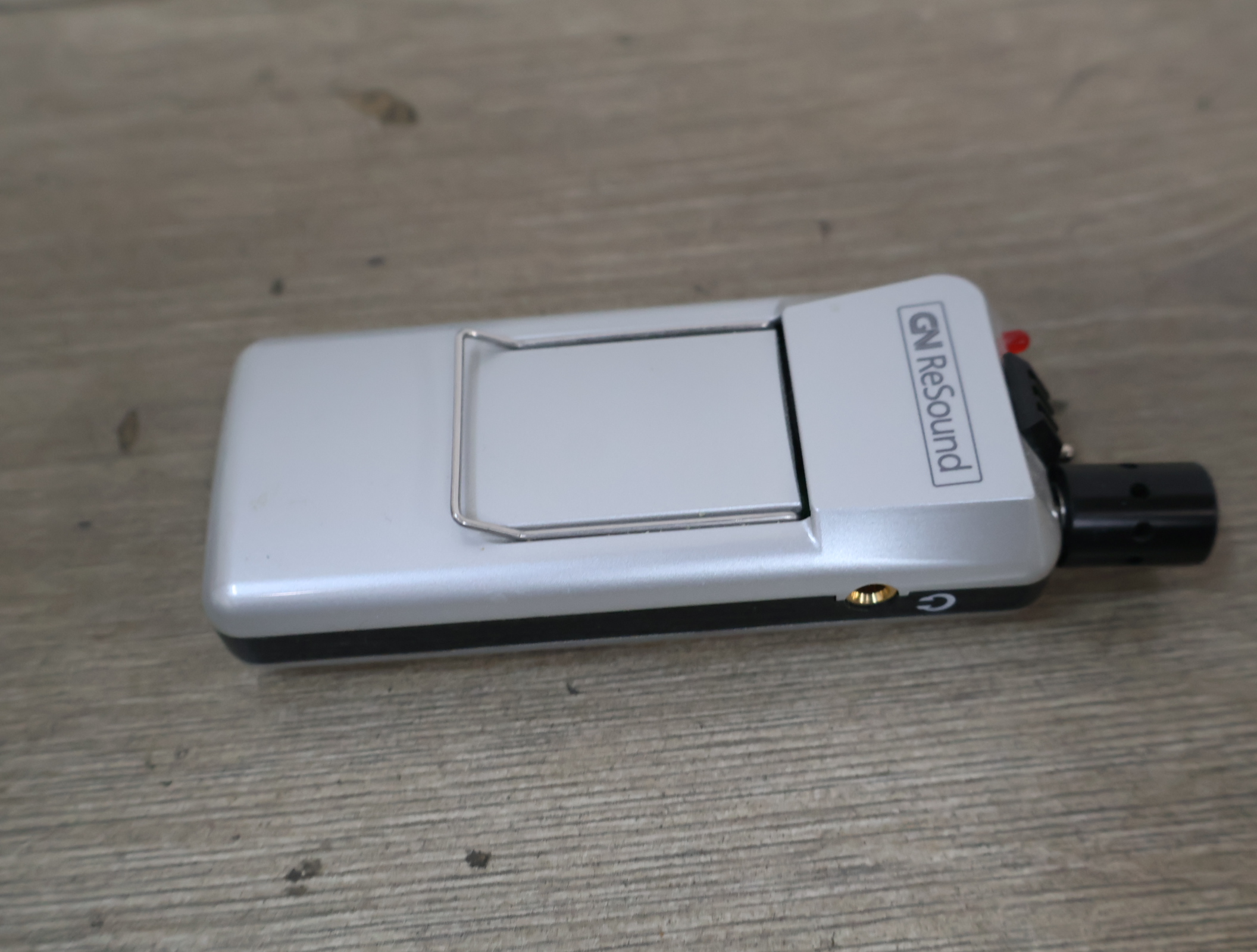 ReSound Favorit gehoorapparaat met accessoires – foto 7 – kavel bij GSD Auctions, Zoeterwoude