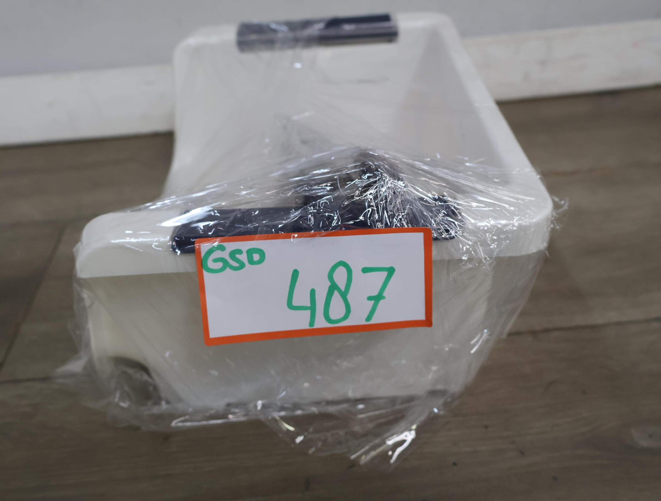 Set zilverkleurig serveerbestek en keukengerei – foto 18 – kavel bij GSD Auctions, Zoeterwoude