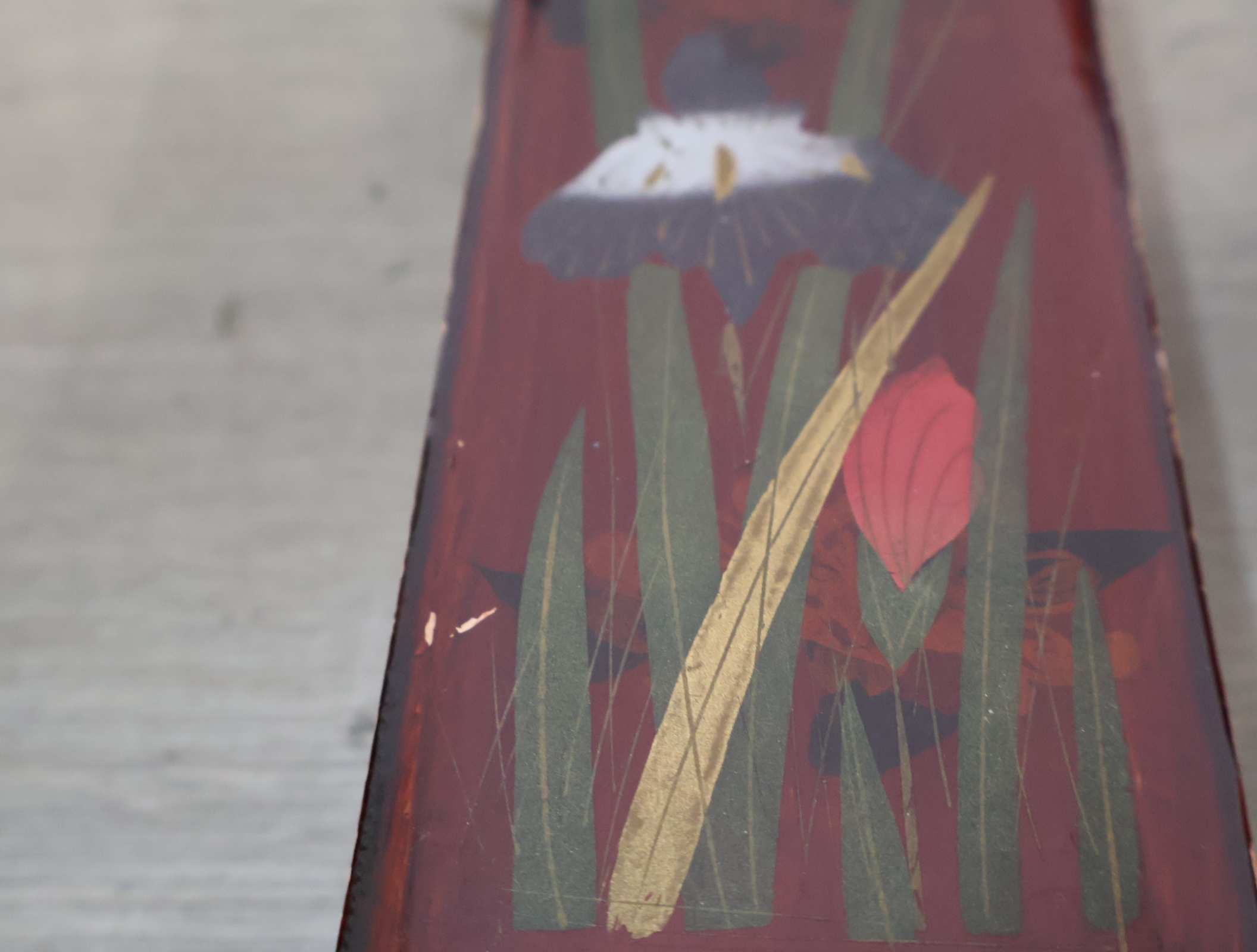 Aziatisch decoratief houten kistje, bord en wandpanelen – foto 11 – kavel bij GSD Auctions, Zoeterwoude