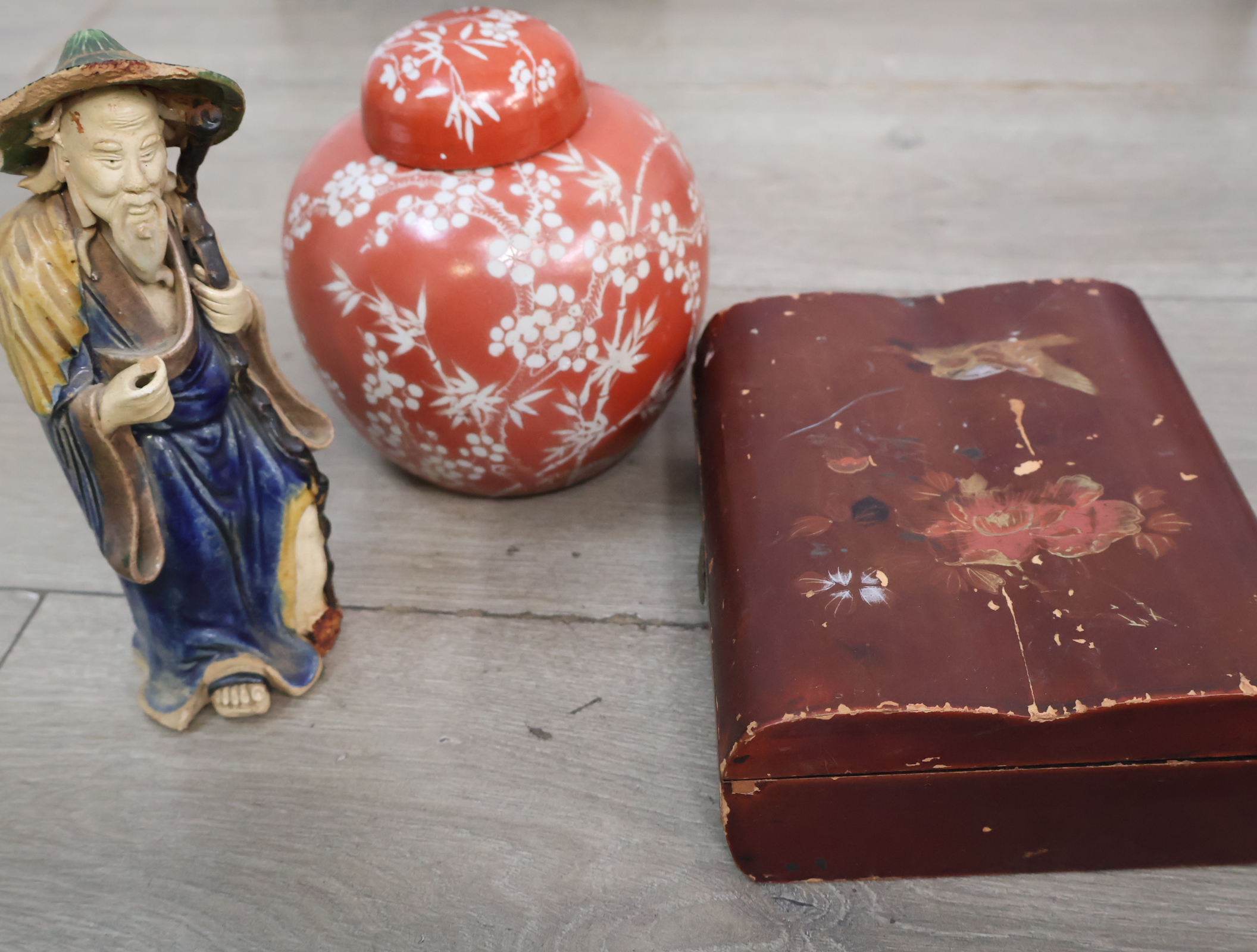 Aziatisch decoratief houten kistje, bord en wandpanelen – foto 12 – kavel bij GSD Auctions, Zoeterwoude