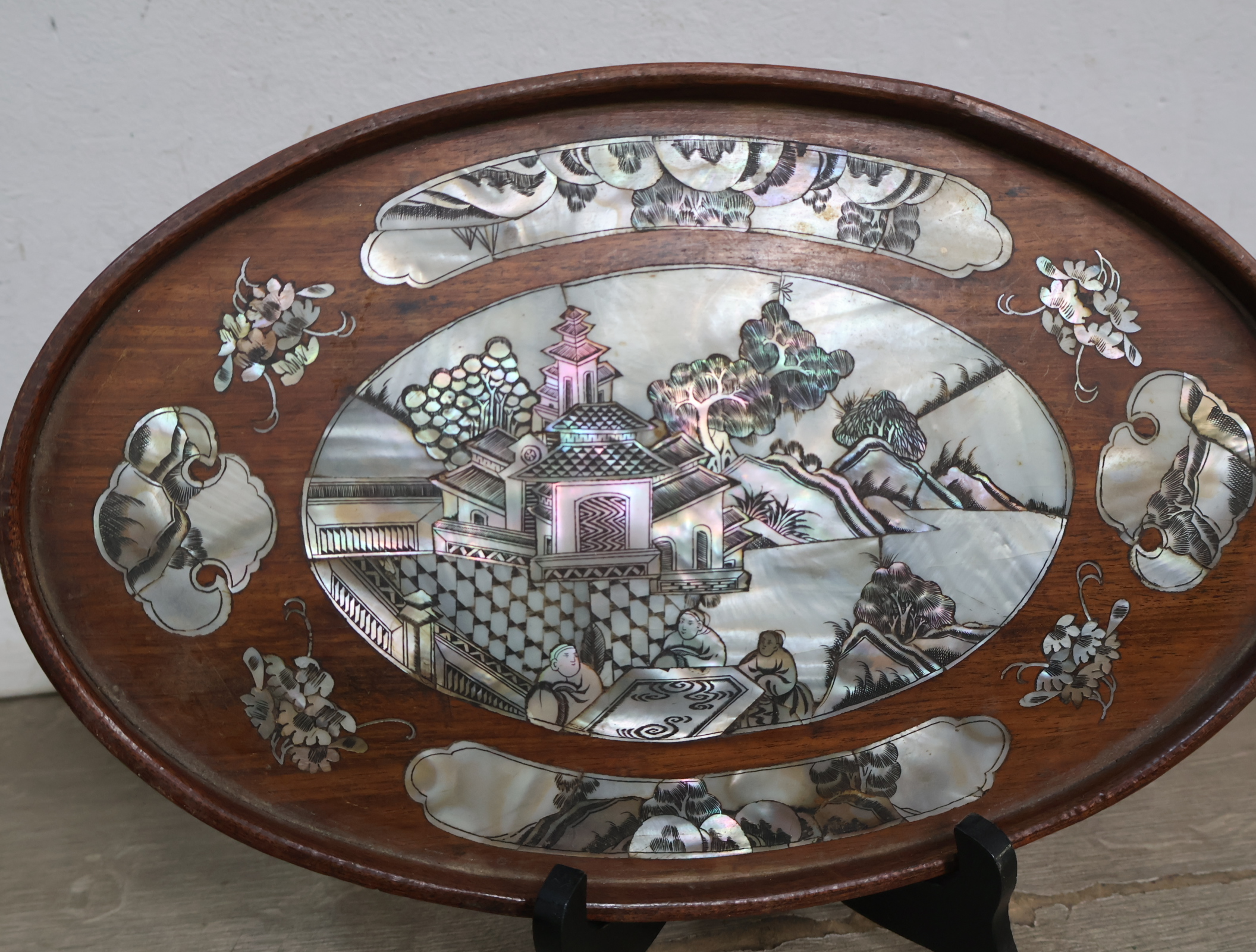 Aziatisch decoratief houten kistje, bord en wandpanelen – foto 24 – kavel bij GSD Auctions, Zoeterwoude