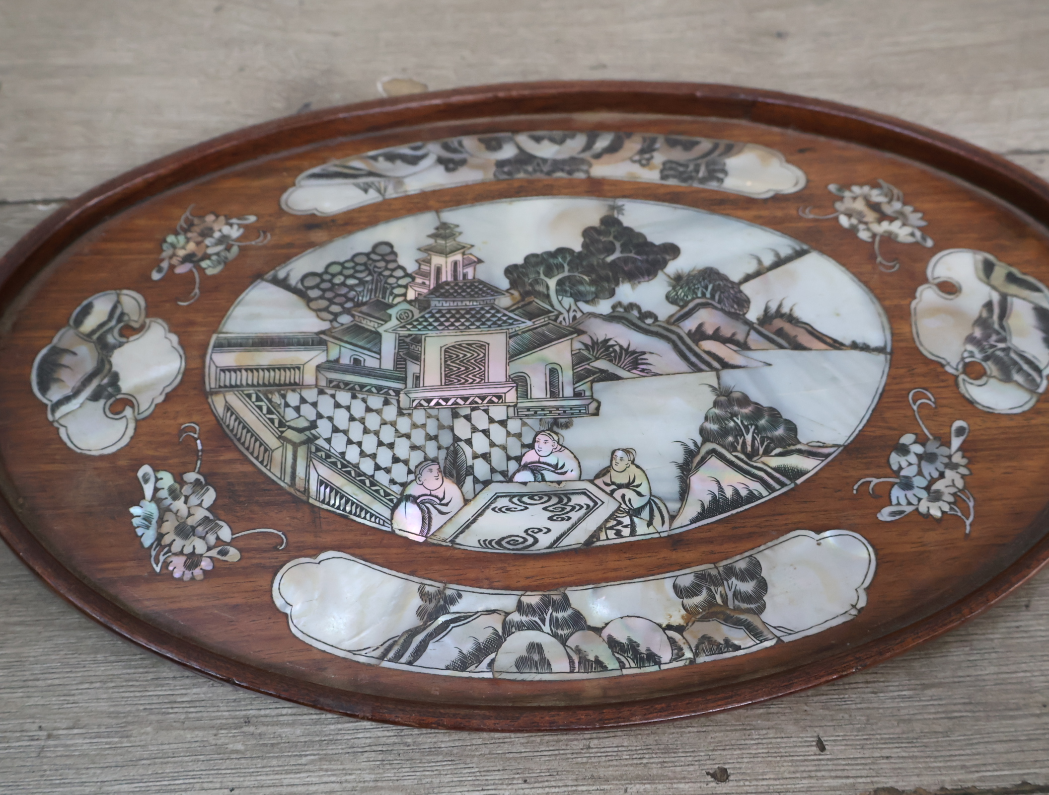 Aziatisch decoratief houten kistje, bord en wandpanelen – foto 26 – kavel bij GSD Auctions, Zoeterwoude
