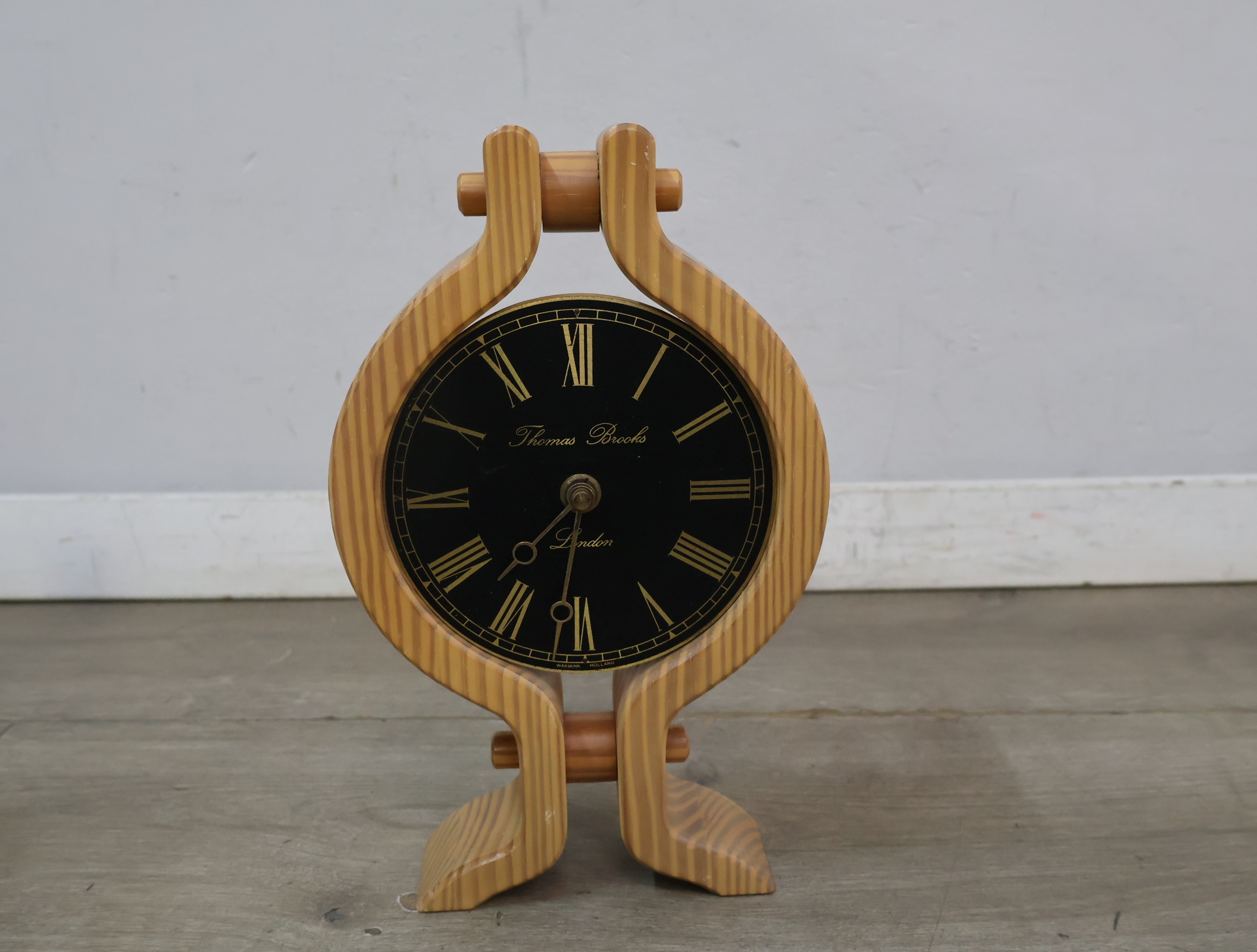 Thomas Brooks houten tafelklok – foto 3 – kavel bij GSD Auctions, Zoeterwoude