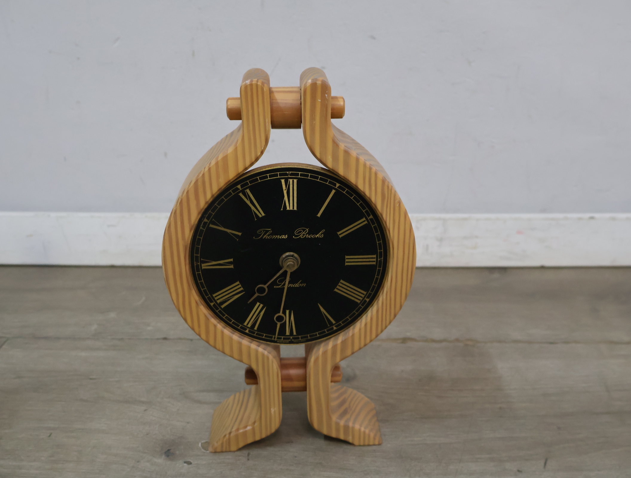 Thomas Brooks houten tafelklok – foto 4 – kavel bij GSD Auctions, Zoeterwoude