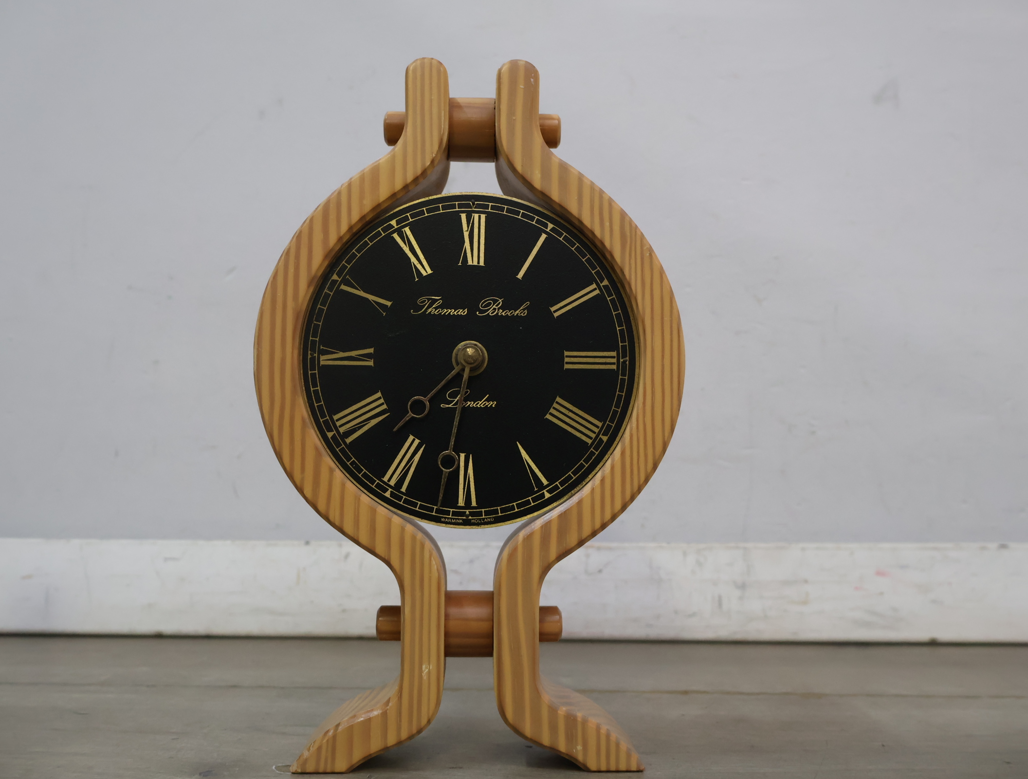 Thomas Brooks houten tafelklok – foto 8 – kavel bij GSD Auctions, Zoeterwoude