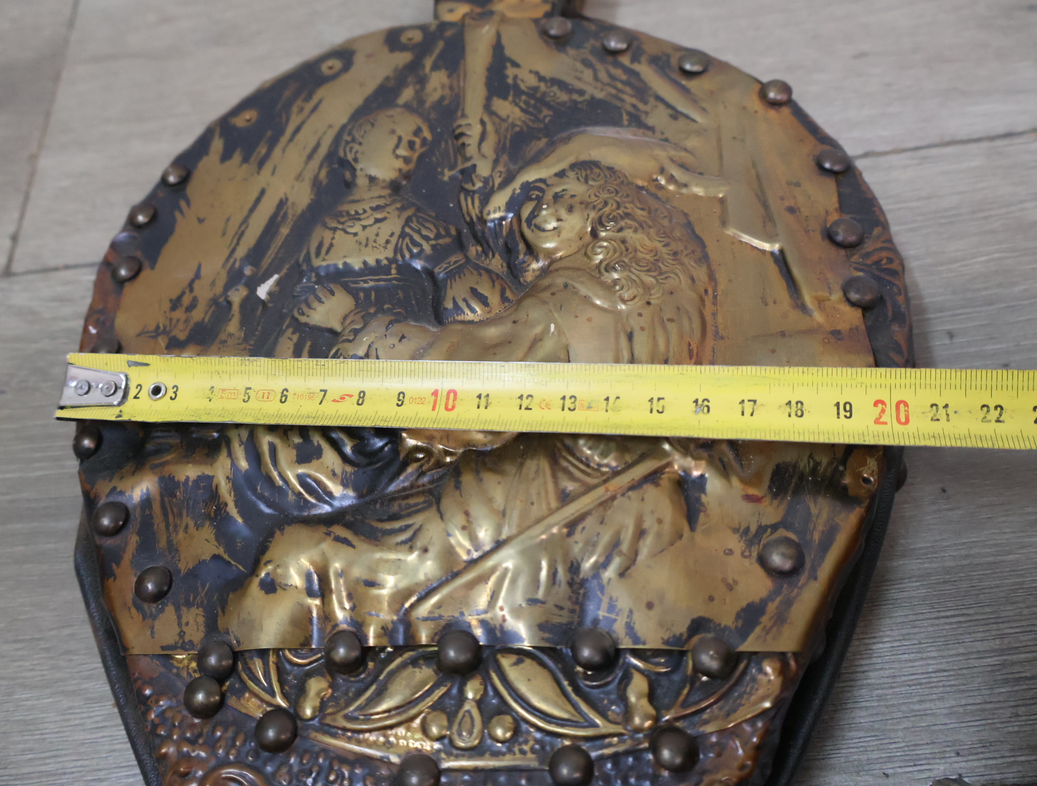 2 Antieke blaasbalgen met versiering – foto 13 – kavel bij GSD Auctions, Zoeterwoude