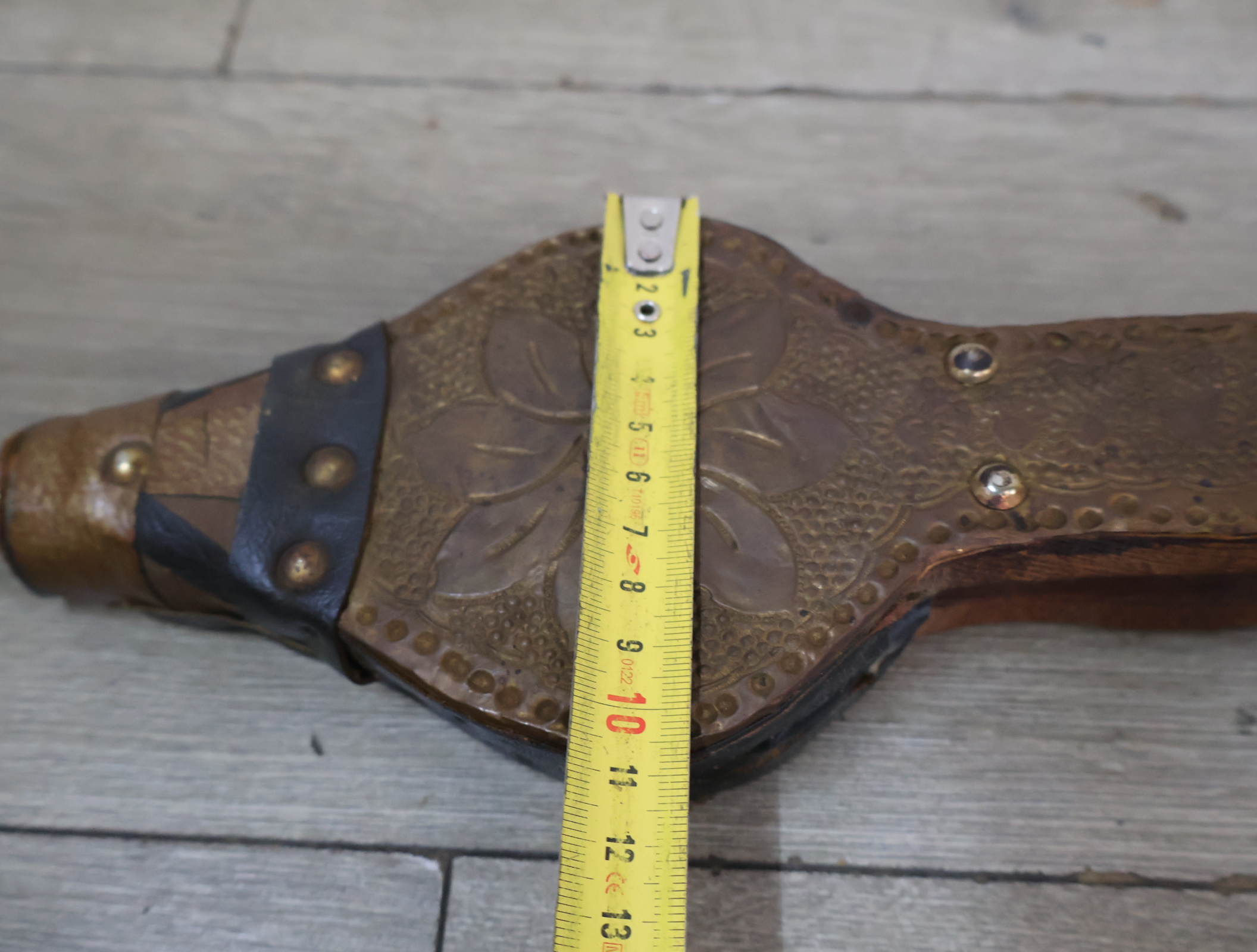 2 Antieke blaasbalgen met versiering – foto 16 – kavel bij GSD Auctions, Zoeterwoude