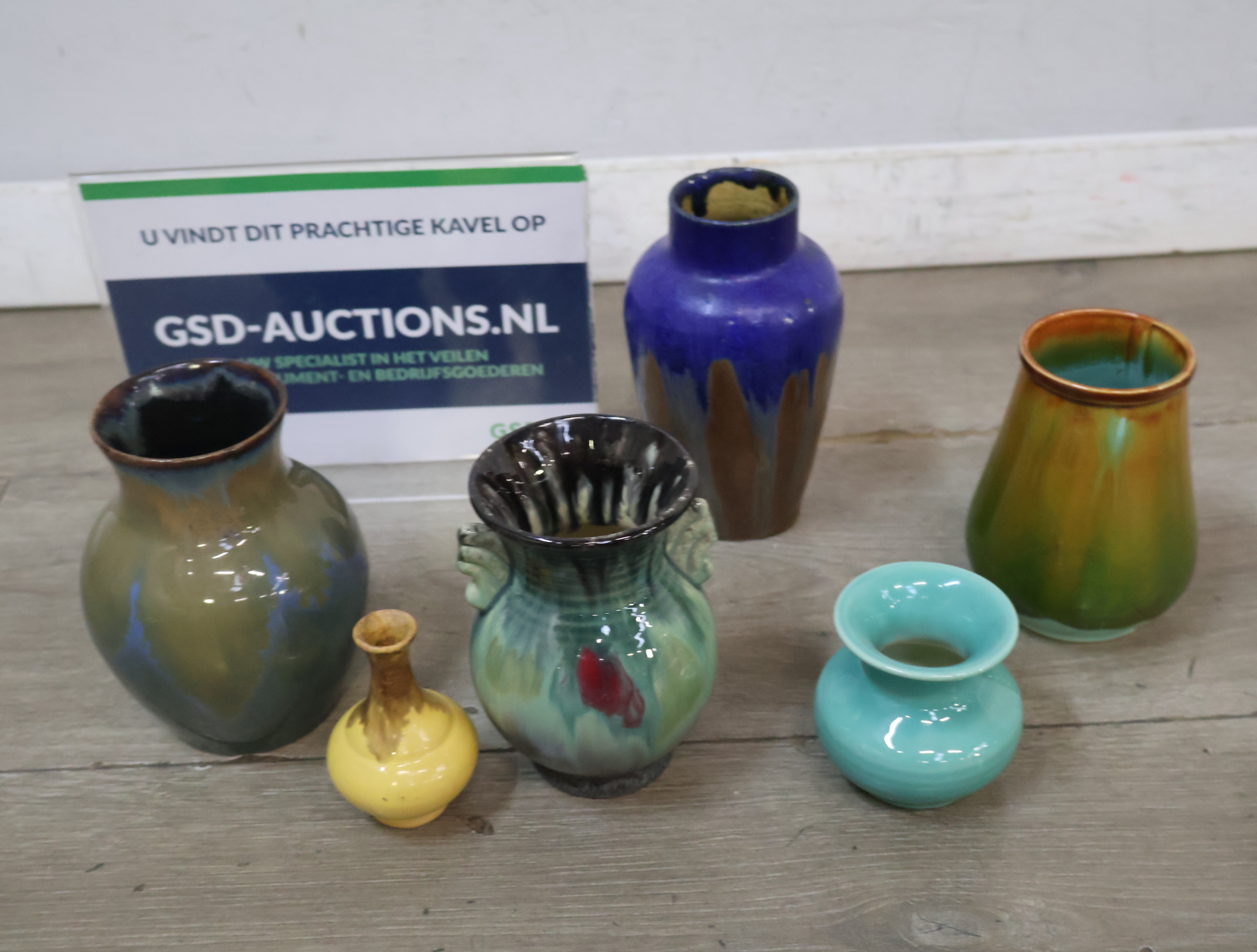 Set van 6 diverse keramische vazen – foto 3 – kavel bij GSD Auctions, Zoeterwoude