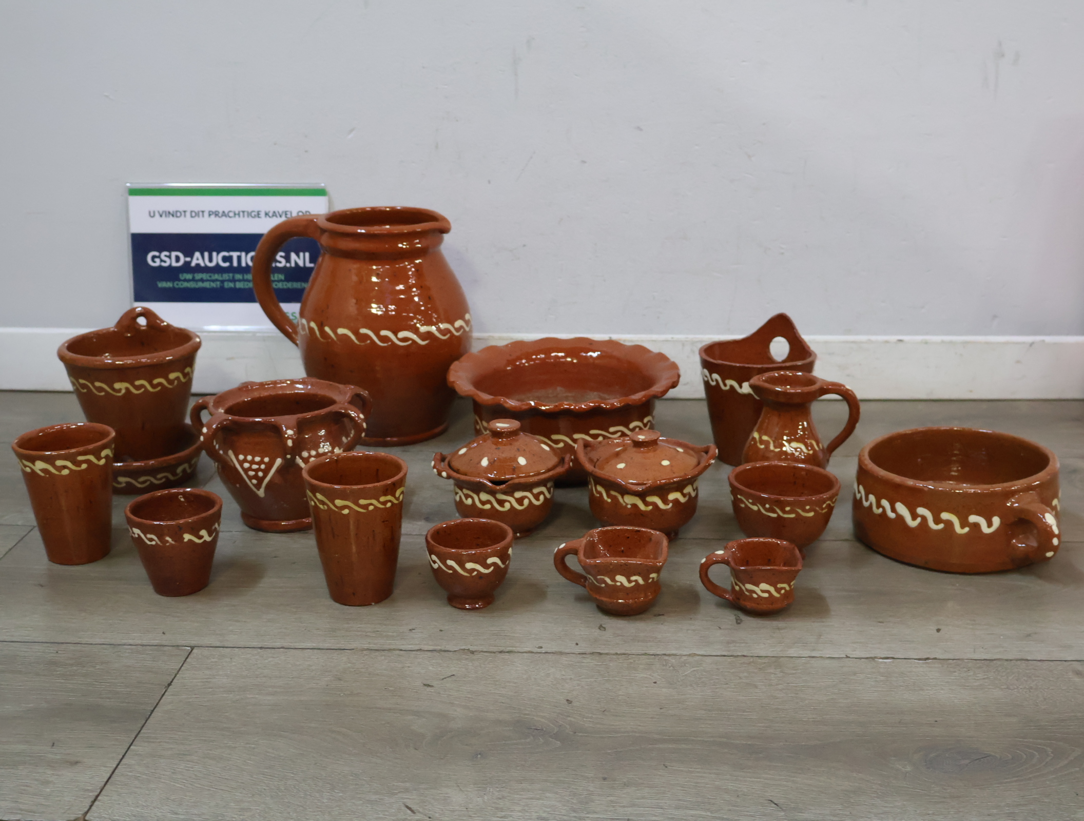 Set Workumer Aardewerk – kavel bij GSD Auctions, Zoeterwoude