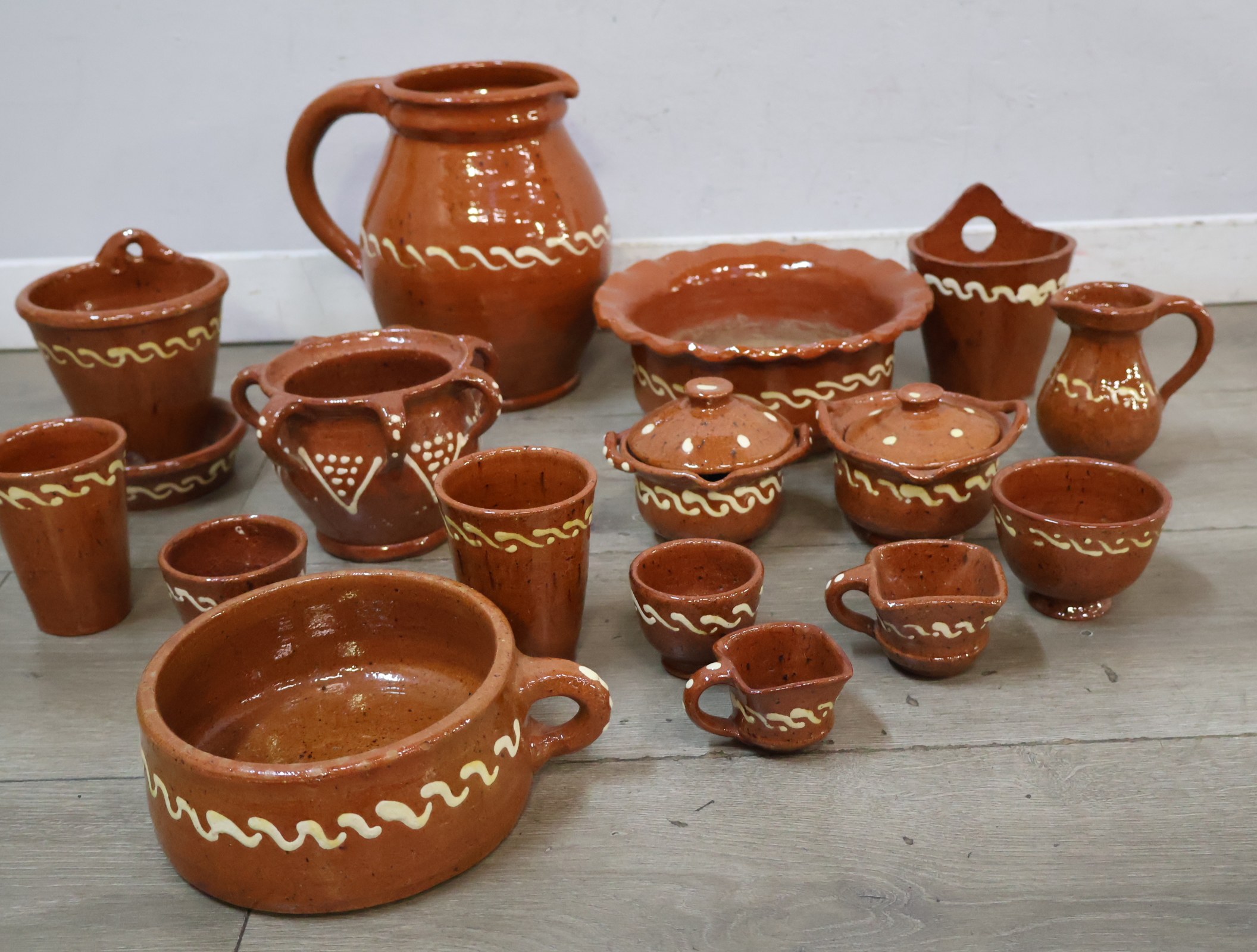 Set Workumer Aardewerk – foto 3 – kavel bij GSD Auctions, Zoeterwoude