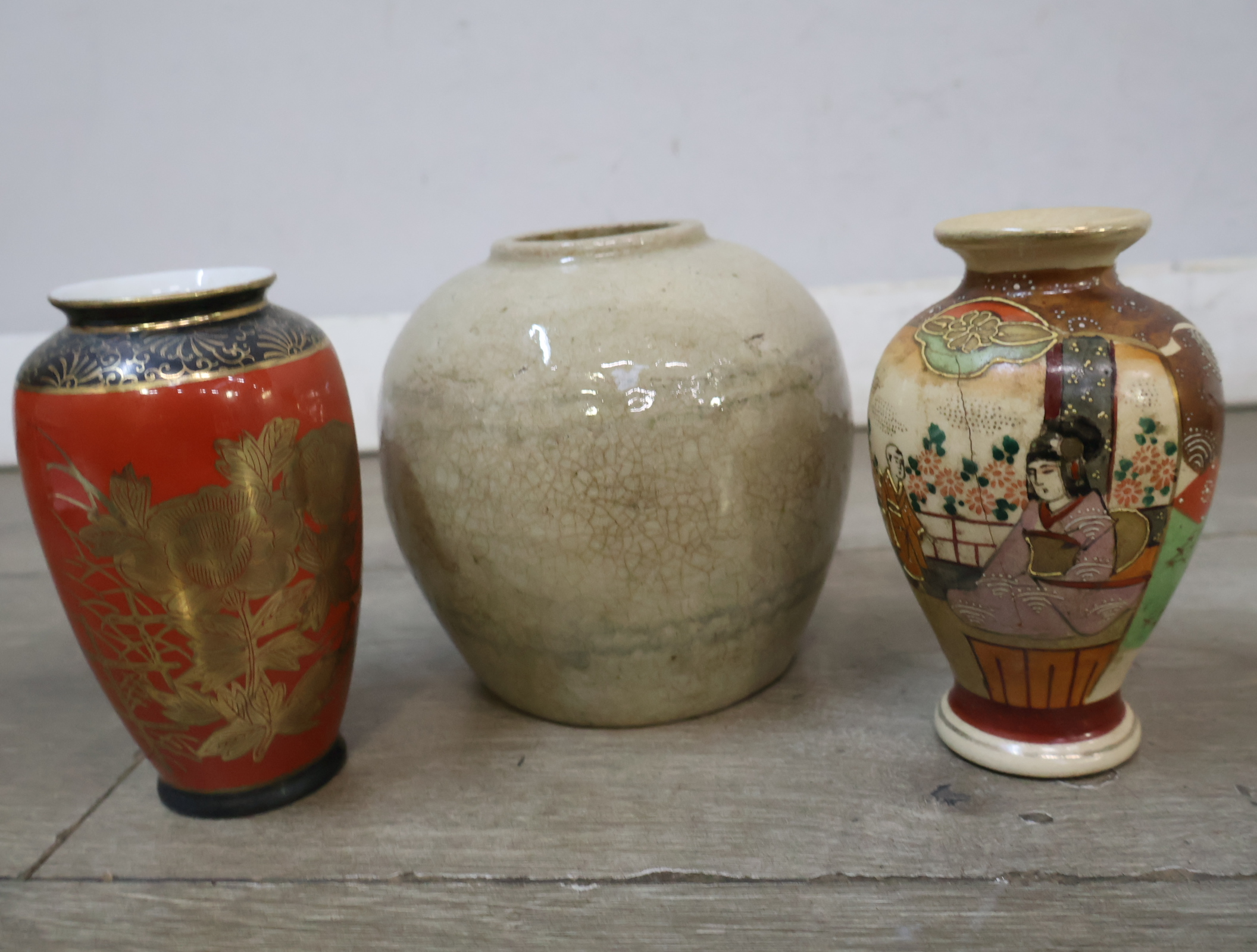Set diverse Japanse porseleinen vazen – foto 13 – kavel bij GSD Auctions, Zoeterwoude