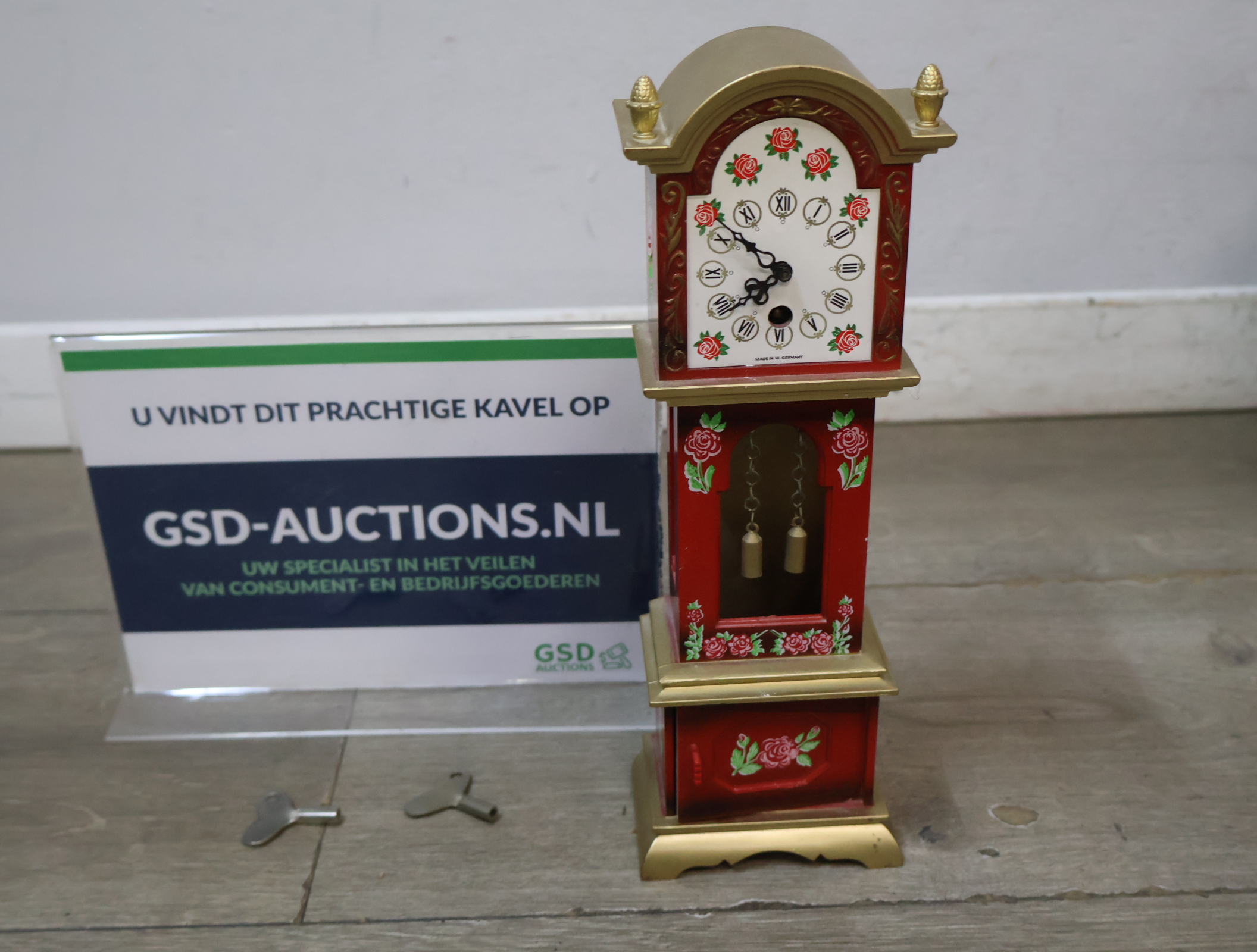 Decoratieve miniatuur staande klok – foto 2 – kavel bij GSD Auctions, Zoeterwoude