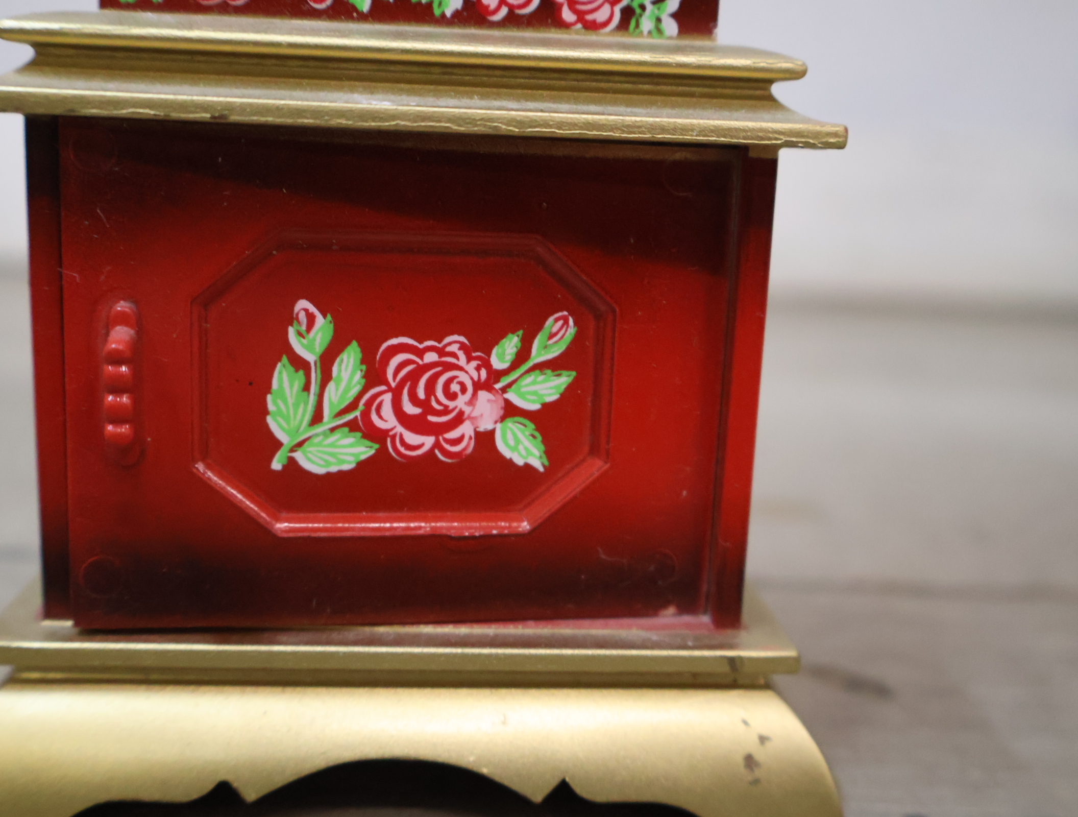 Decoratieve miniatuur staande klok – foto 12 – kavel bij GSD Auctions, Zoeterwoude
