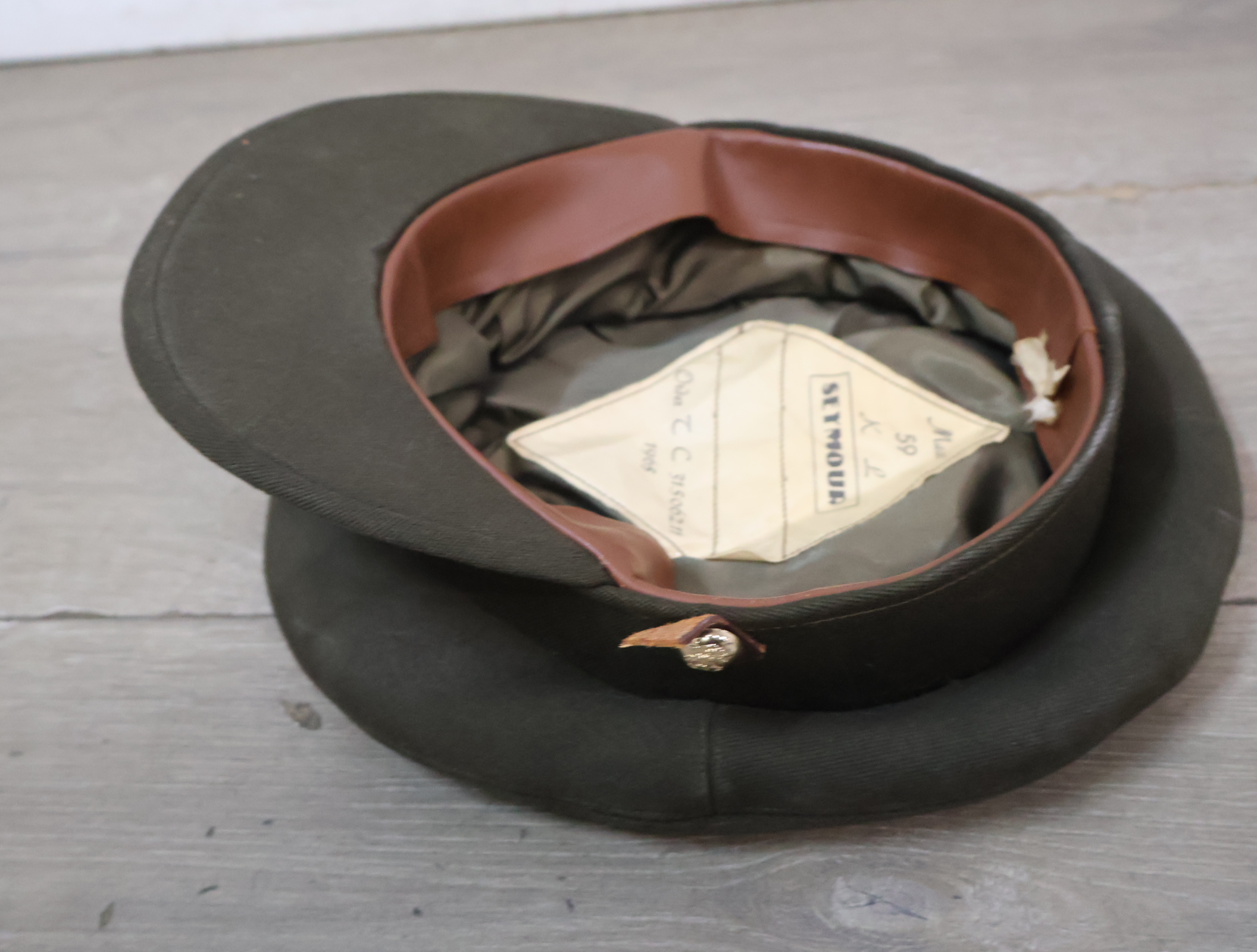 Officiers-of onderofficiersuniformpet – foto 11 – kavel bij GSD Auctions, Zoeterwoude