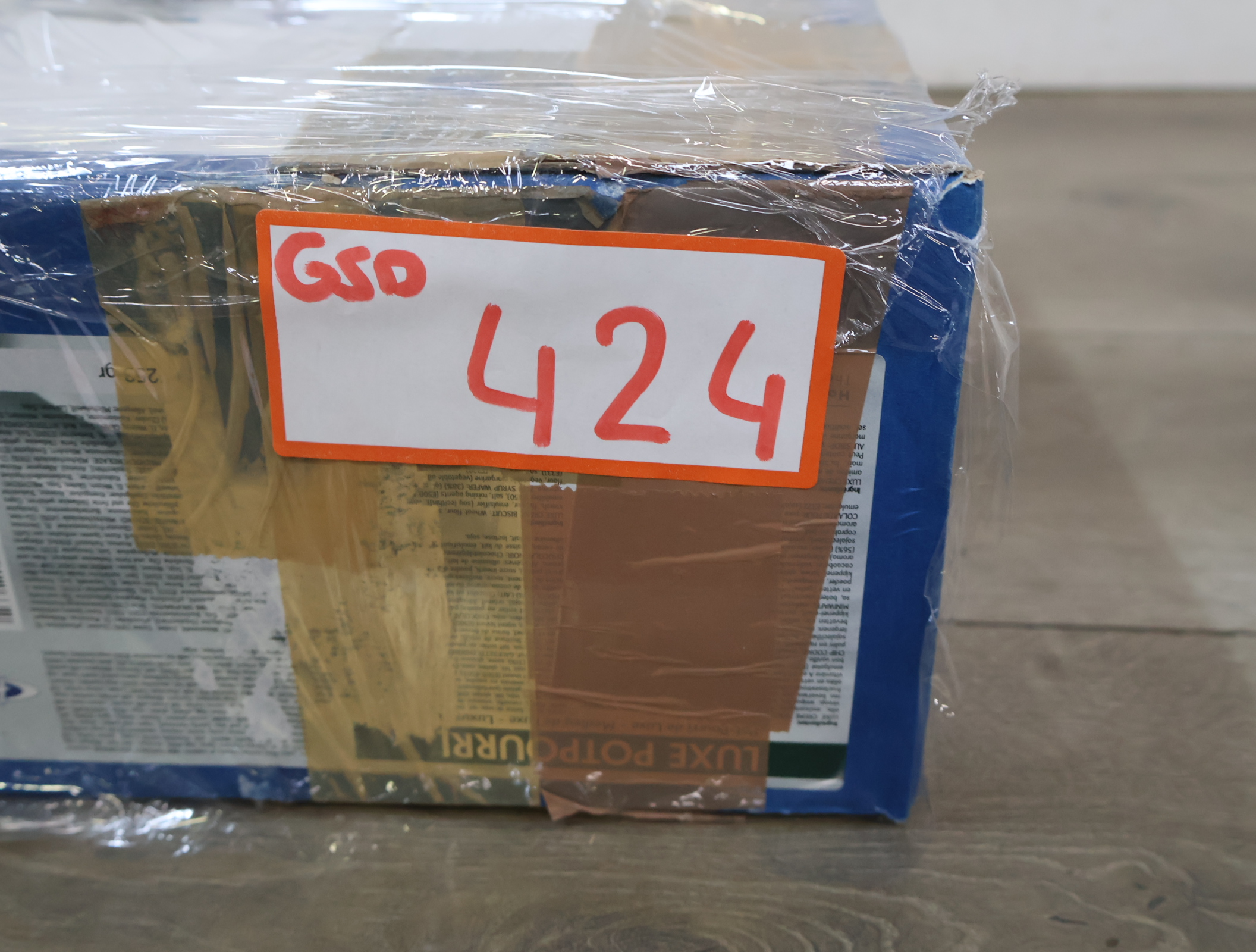 Set garenklossen en bol wol in diverse kleuren – foto 15 – kavel bij GSD Auctions, Zoeterwoude