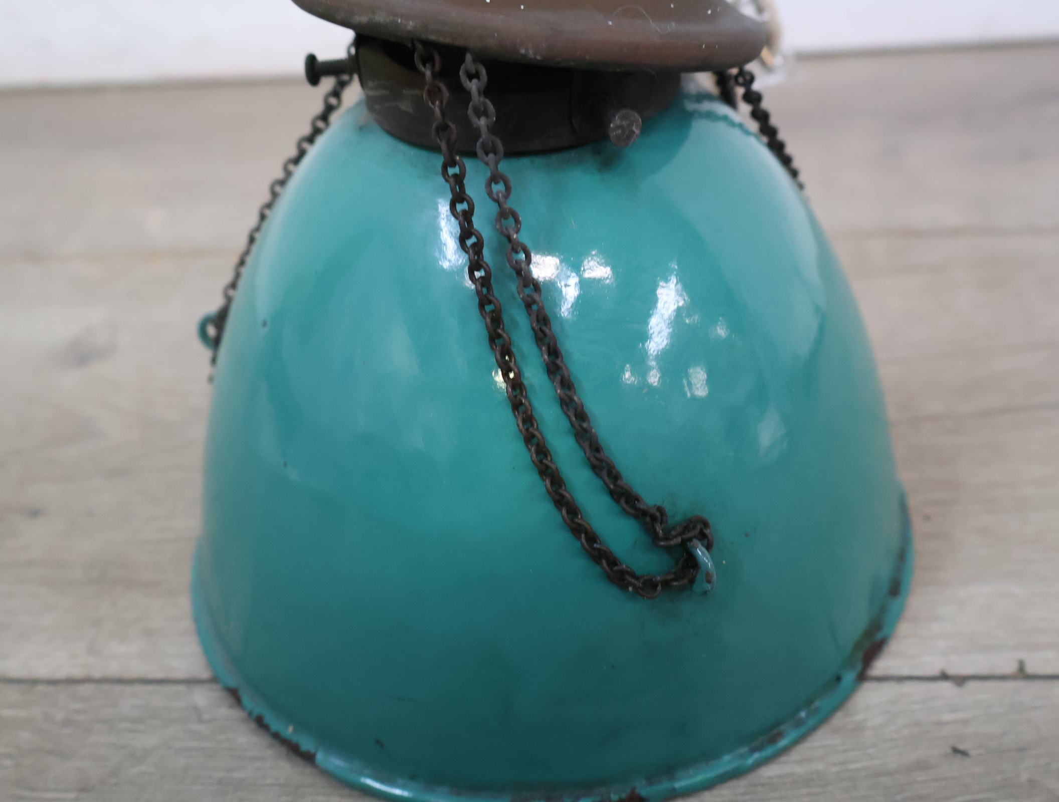 Vintage hanglamp met emaille kap - Jaren '60 – foto 5 – kavel bij GSD Auctions, Zoeterwoude