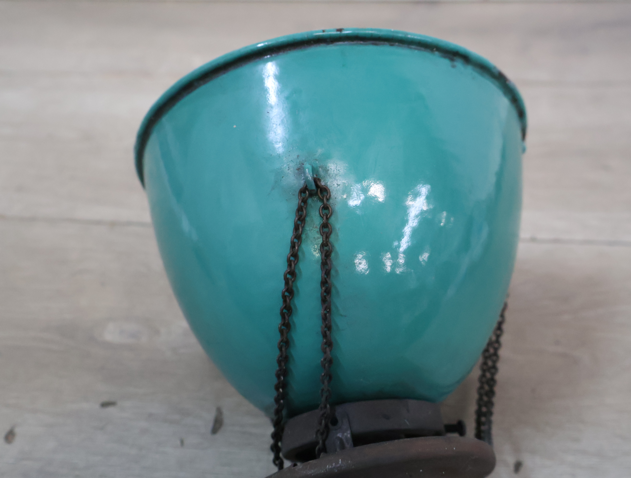 Vintage hanglamp met emaille kap - Jaren '60 – foto 11 – kavel bij GSD Auctions, Zoeterwoude